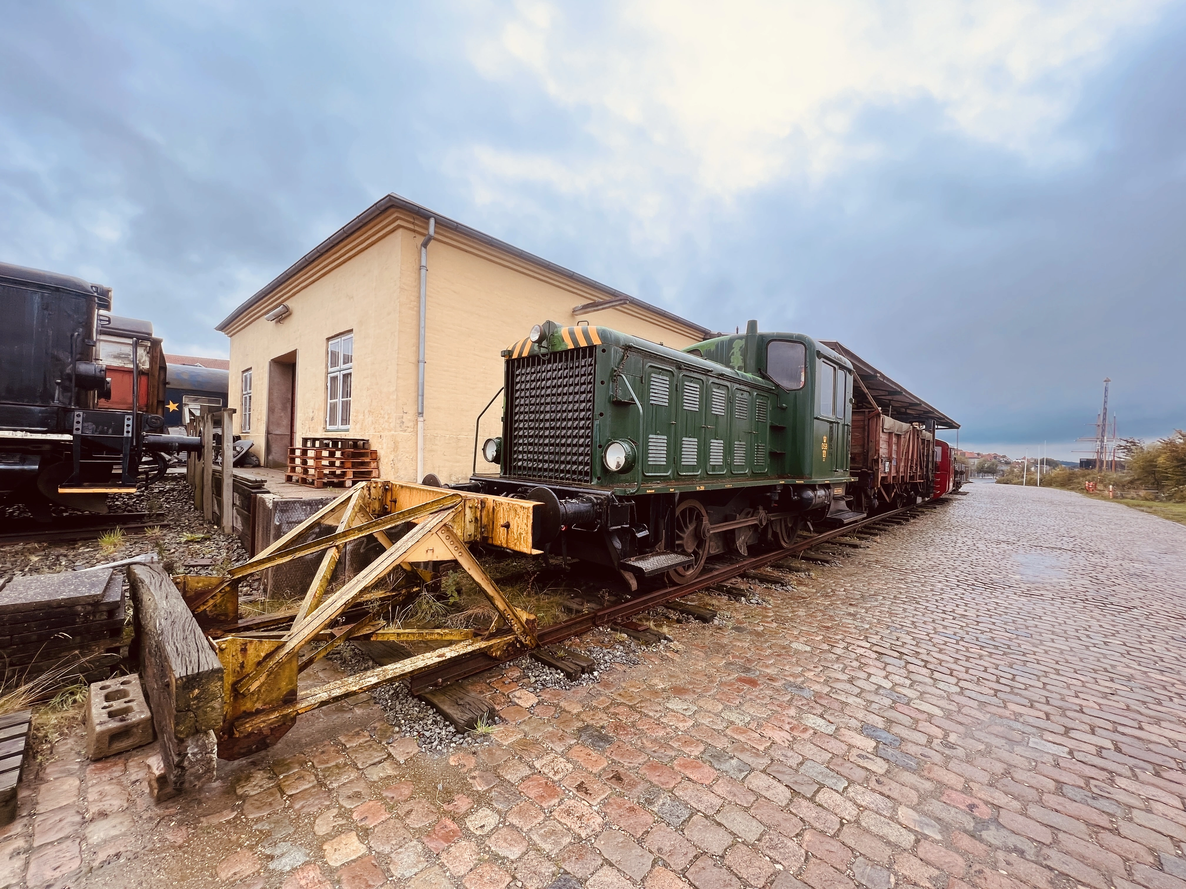 Billede af Struer Stations varehus. Billede af Struer Stations varehus.