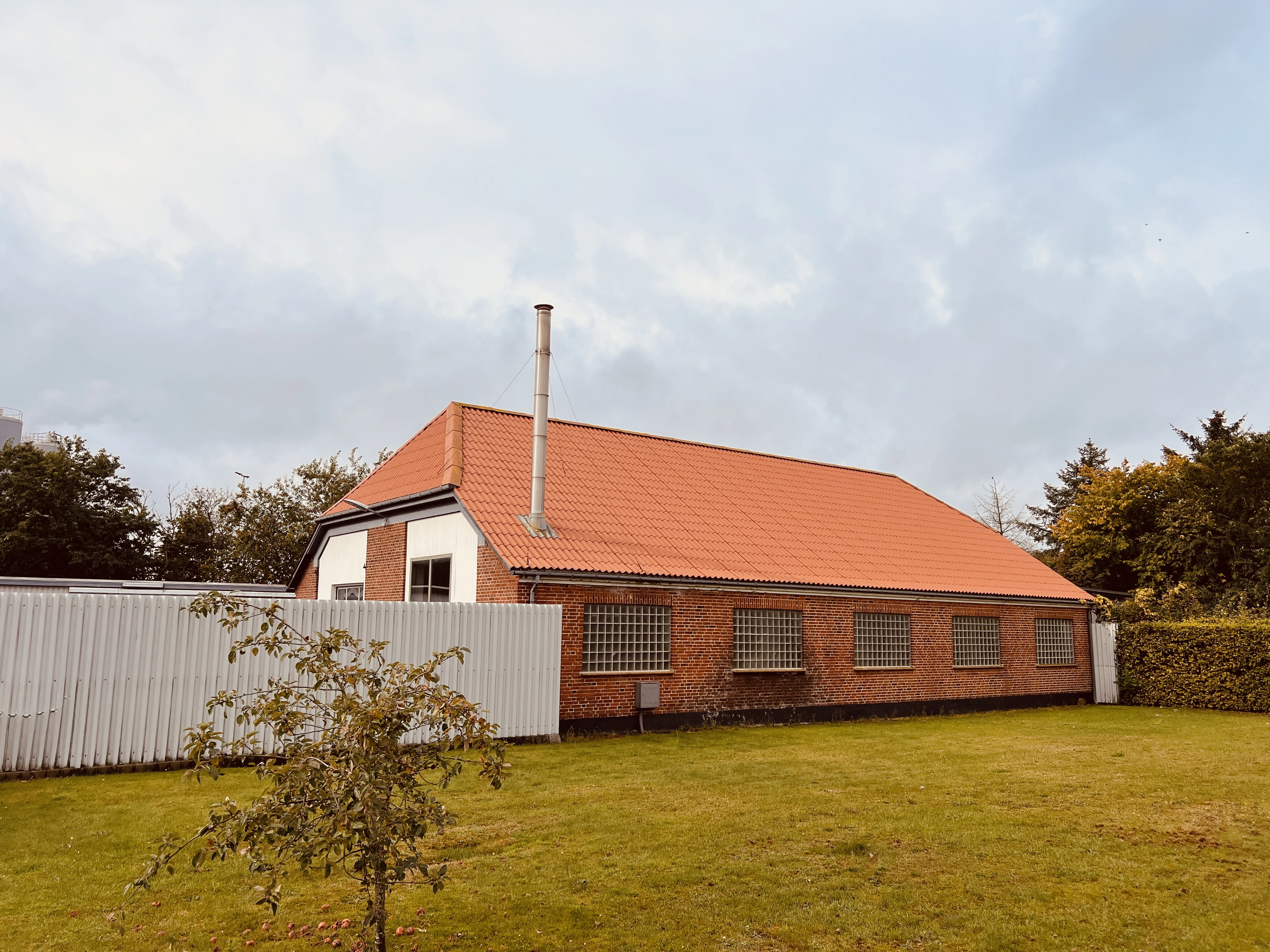 Billede af Holstebro Sydbanegårds remise.