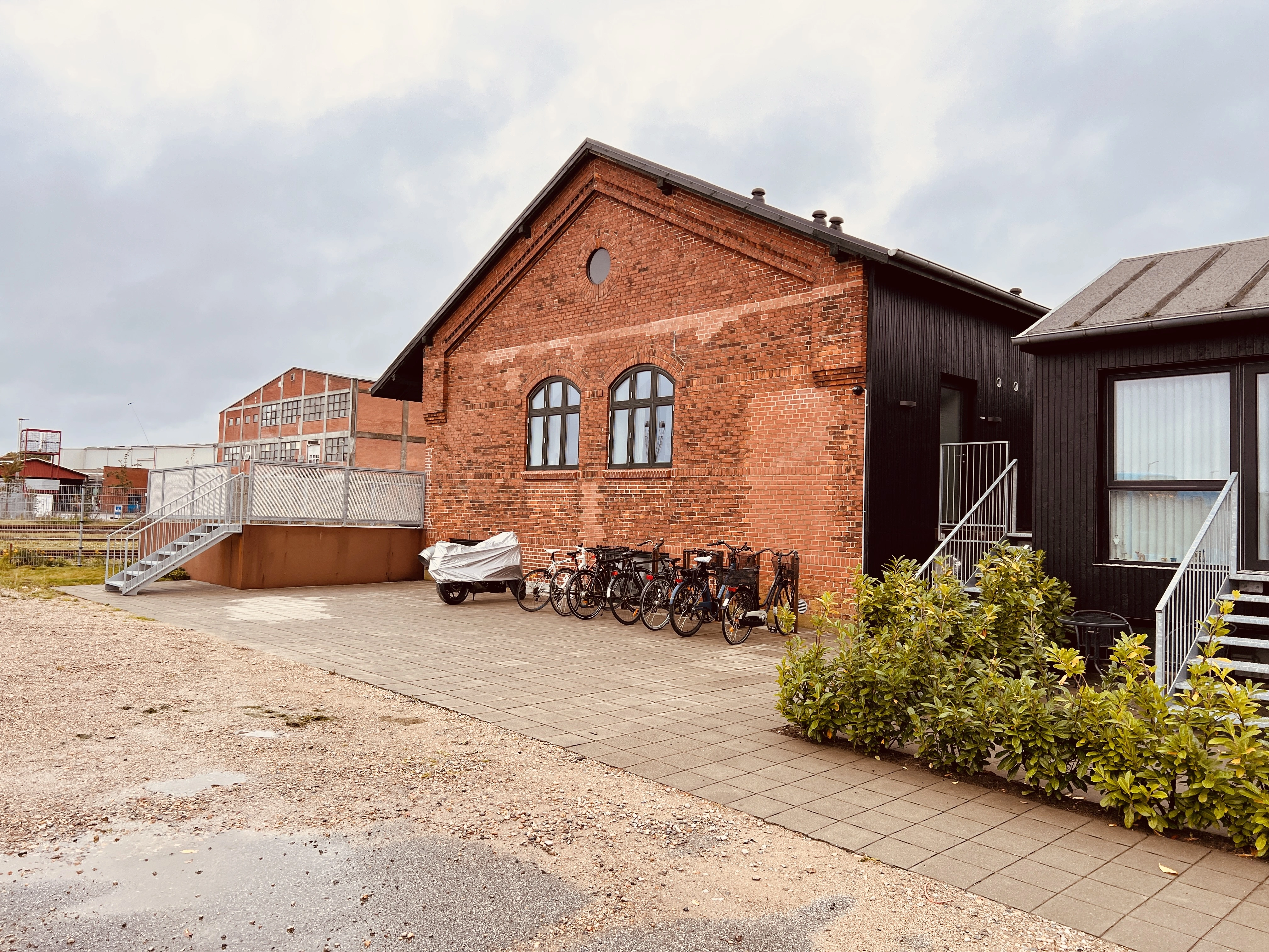 Billede af Holstebro Stations varehus. Billede af Holstebro Stations varehus.