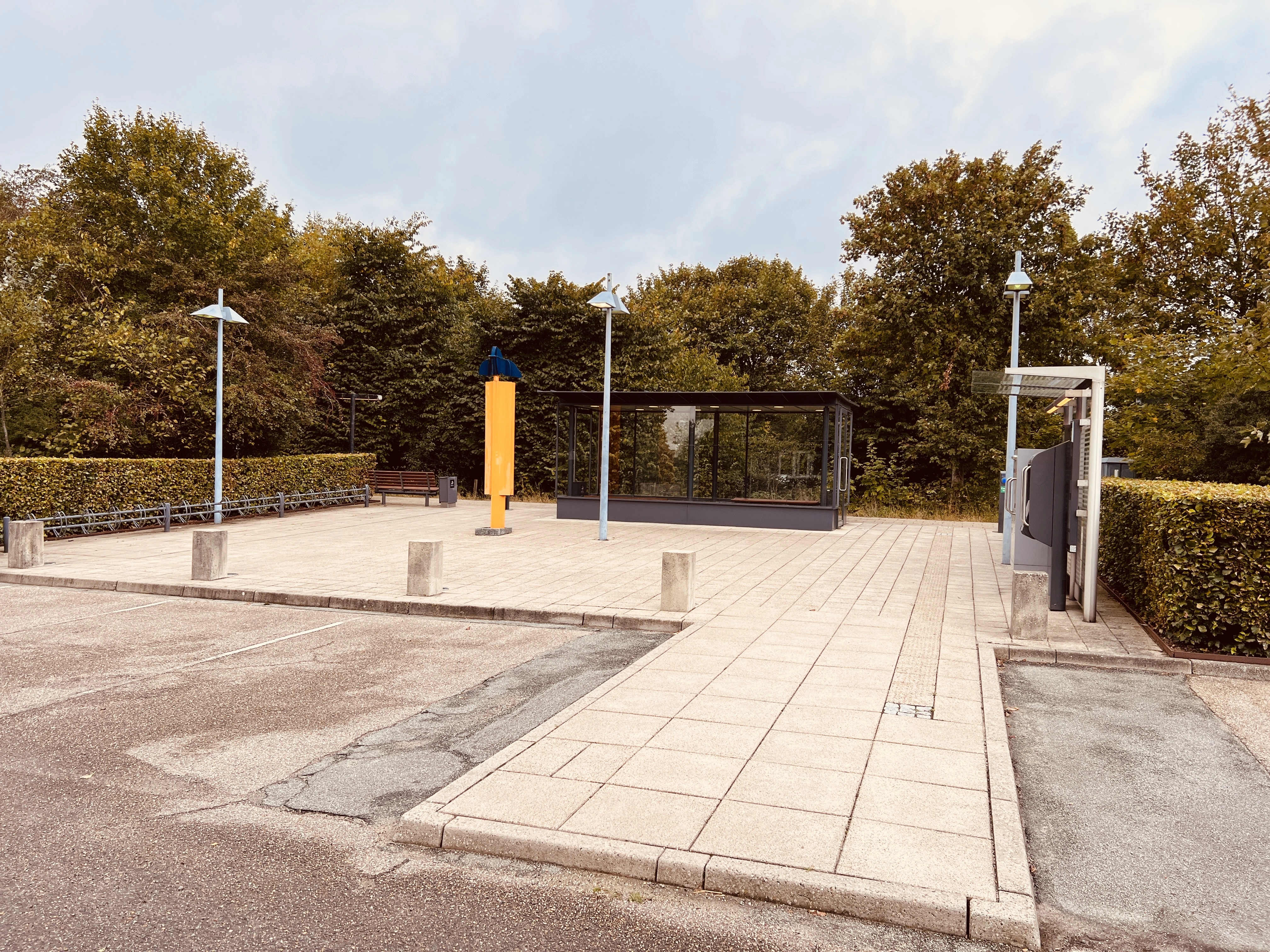 Billede af Bur Station - Station er nedrevet, men Bur Station har ligget her. Billede af Bur Station - Station er nedrevet, men Bur Station har ligget her.