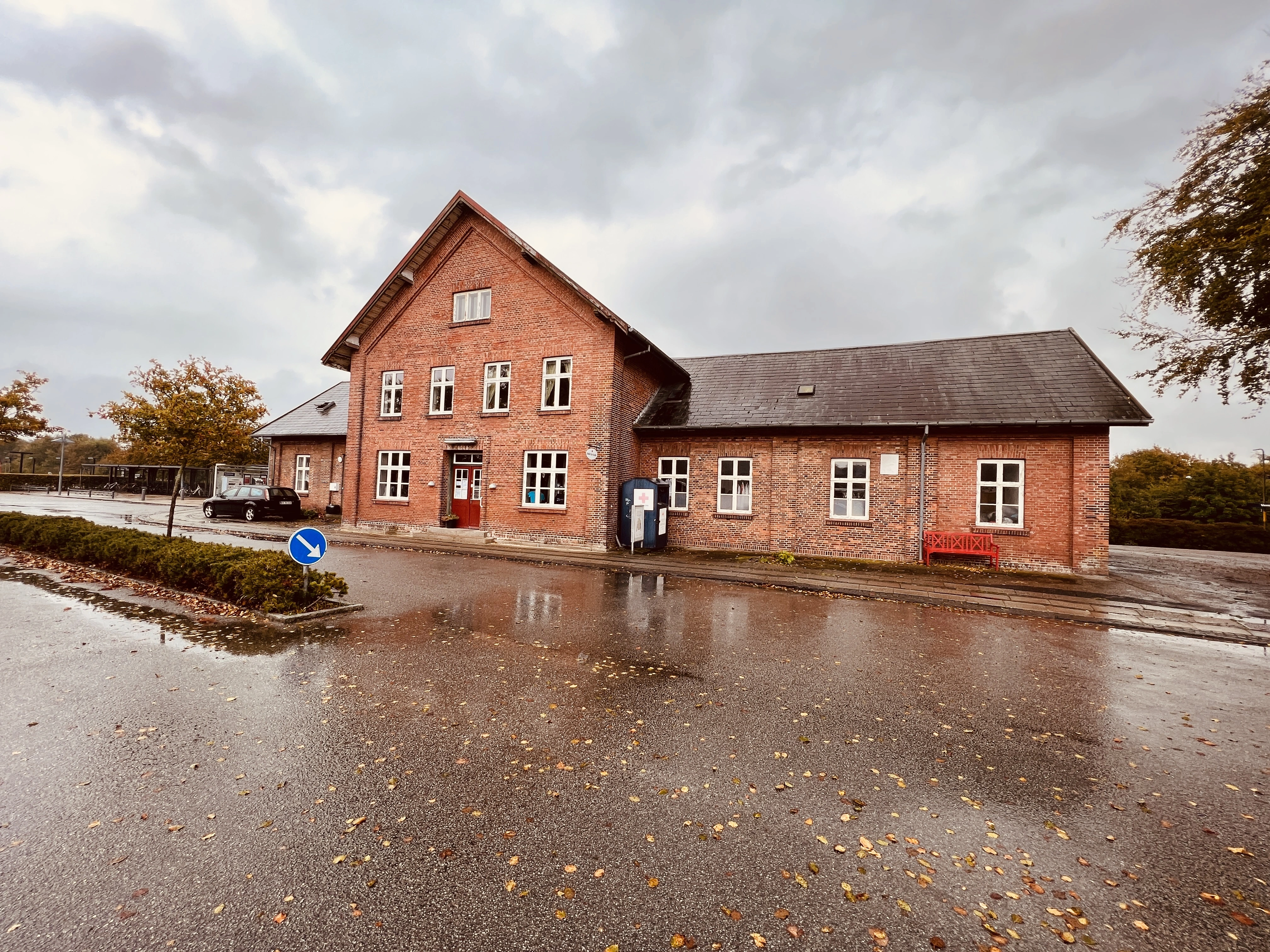 Billede af Vemb Station. Billede af Vemb Station.