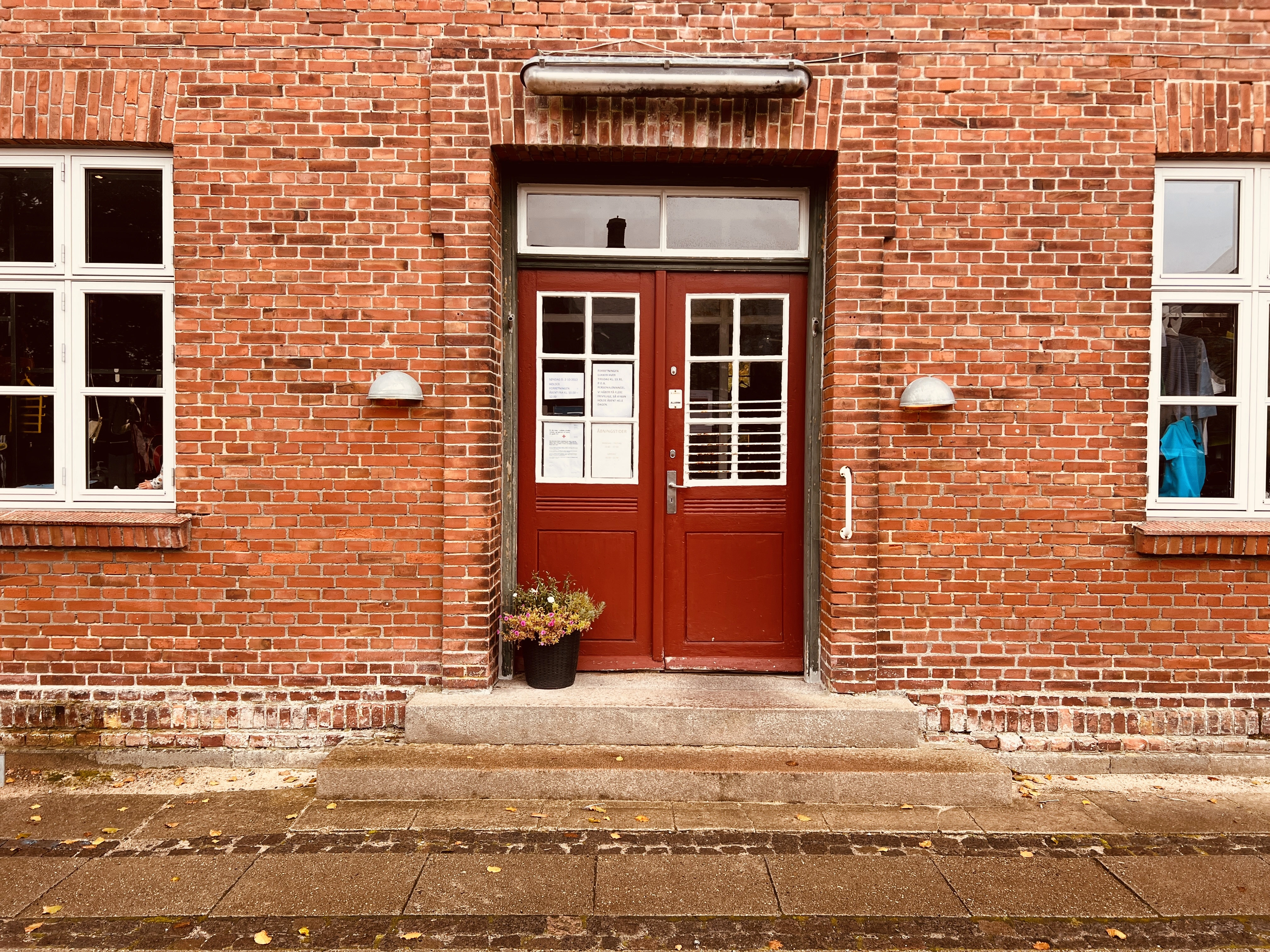 Billede af Vemb Station. Billede af Vemb Station.