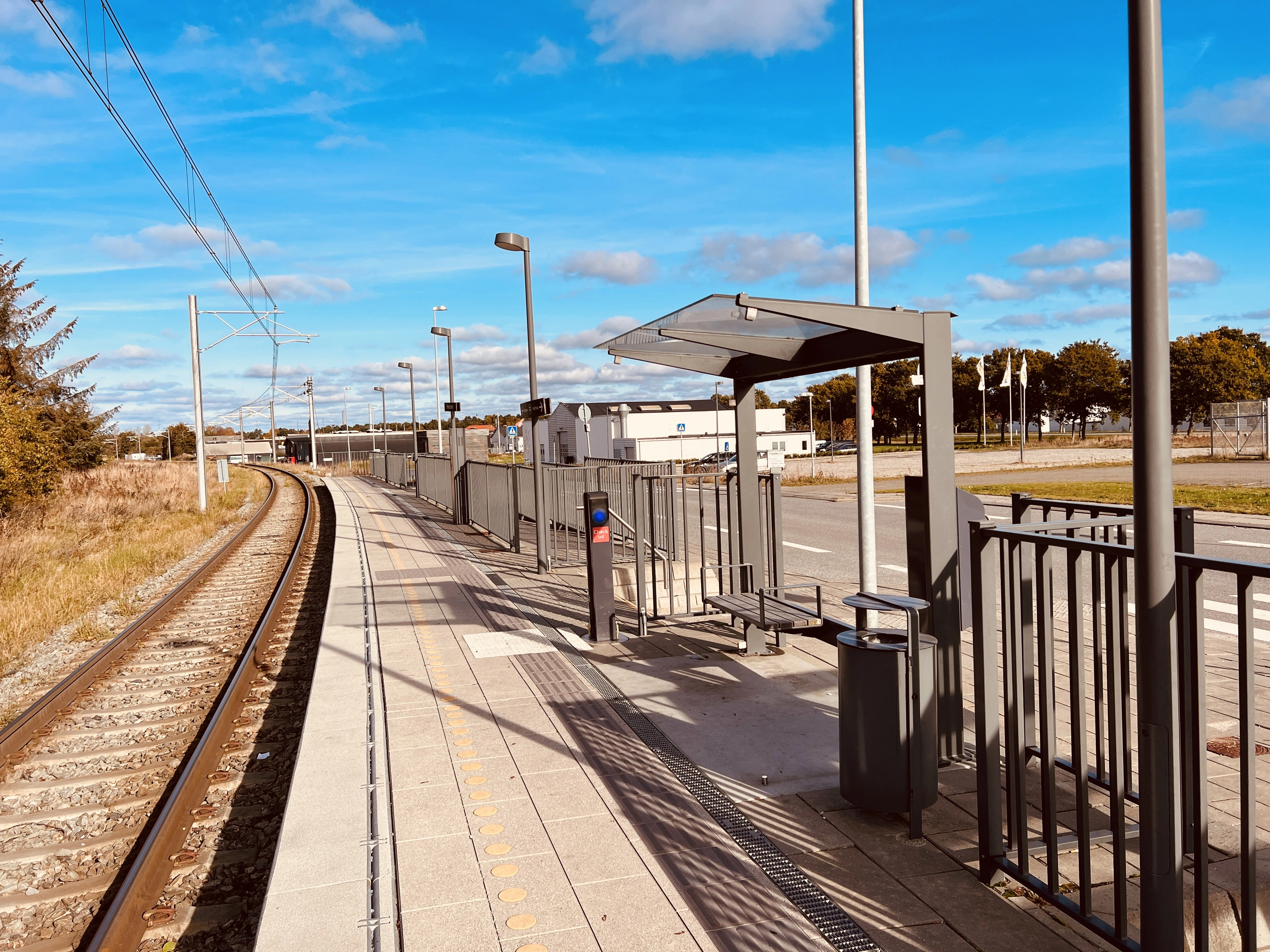 Billede af Hessel Letbanestation. Billede af Hessel Letbanestation.