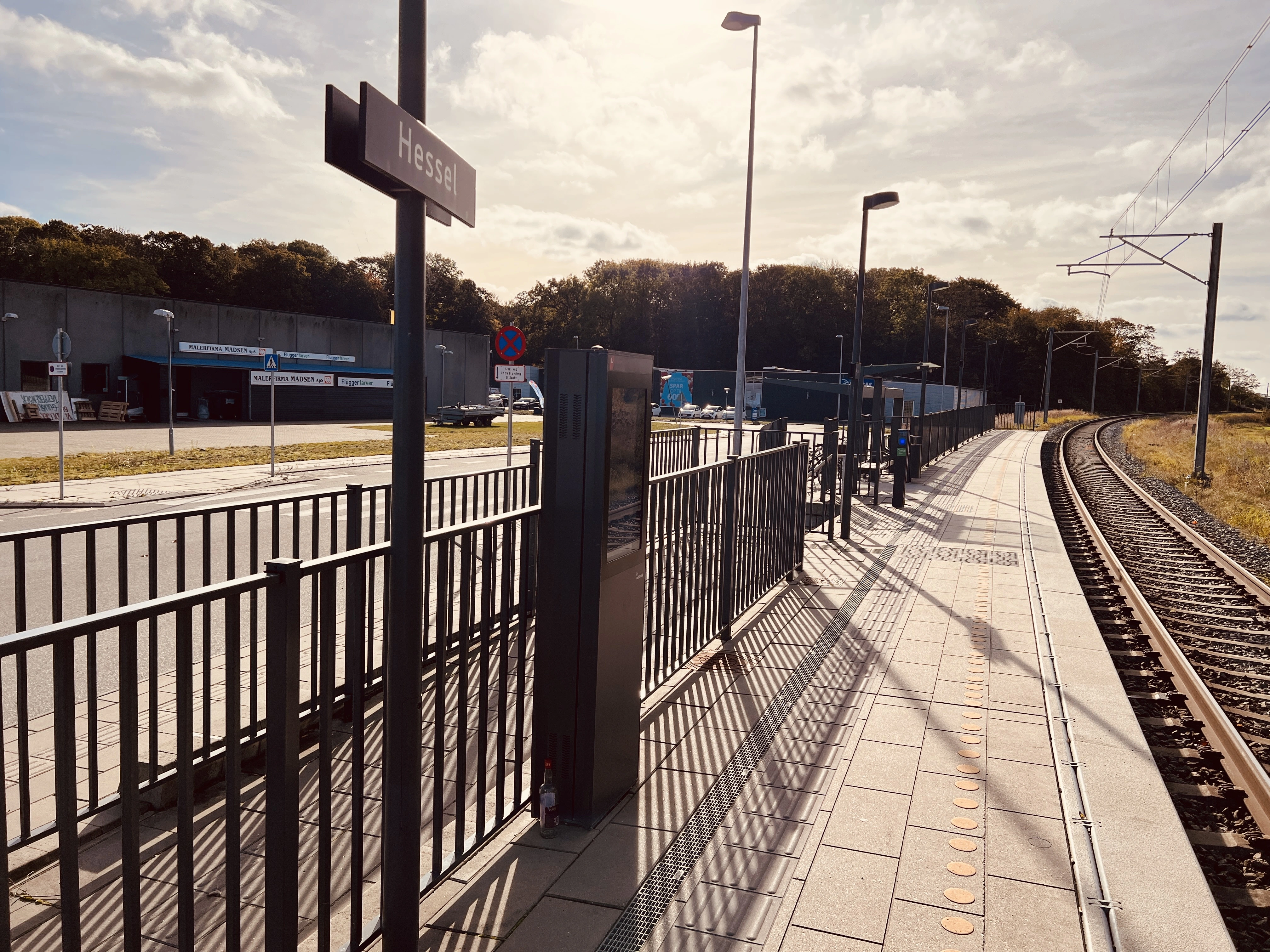 Billede af Hessel Letbanestation. Billede af Hessel Letbanestation.