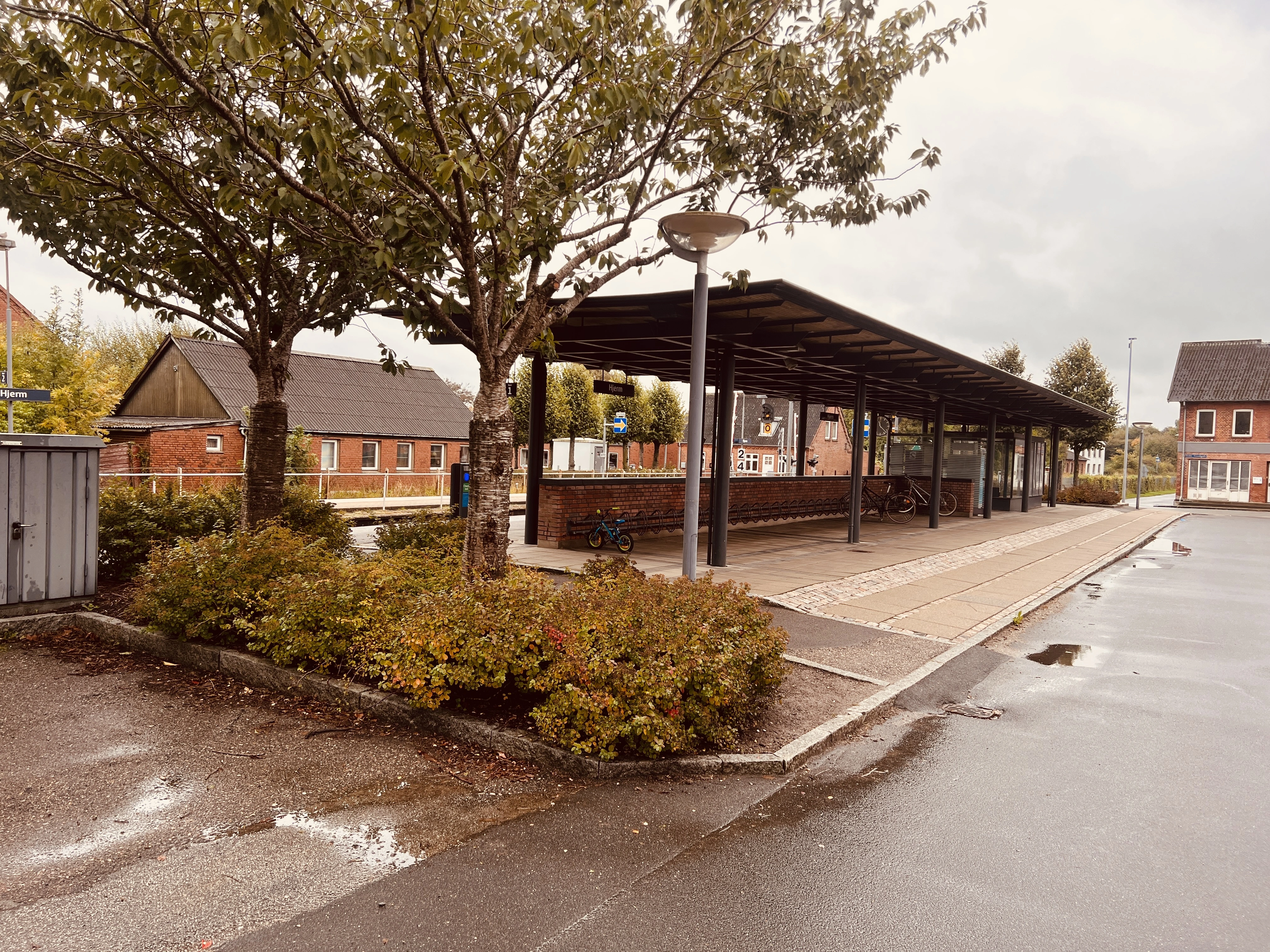 Billede af Hjerm Holdeplads - Holdeplads er nedrevet, men Hjerm Holdeplads har ligget her.