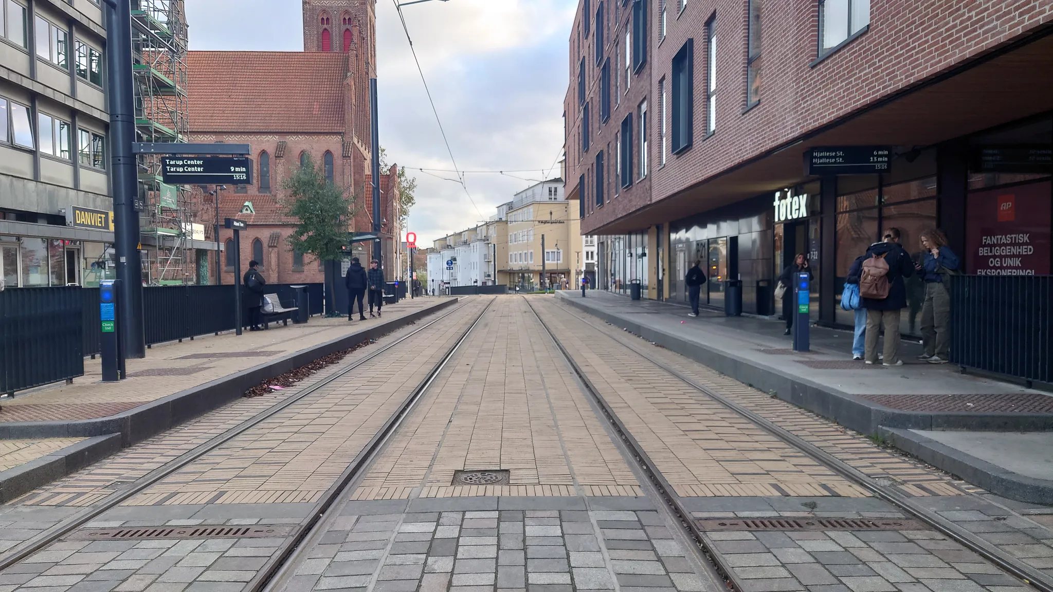 Billede af Albani Torv Letbanestation. Billede af Albani Torv Letbanestation.