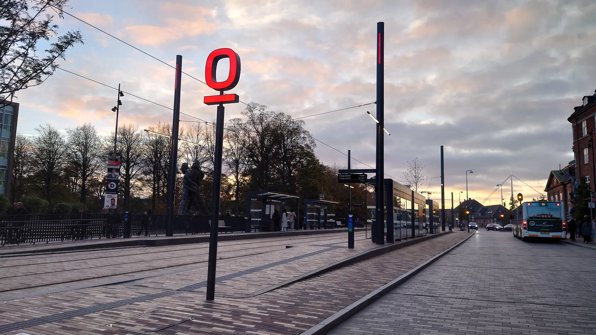 Billede af Odense Banegård Letbanestation. Billede af Odense Banegård Letbanestation.