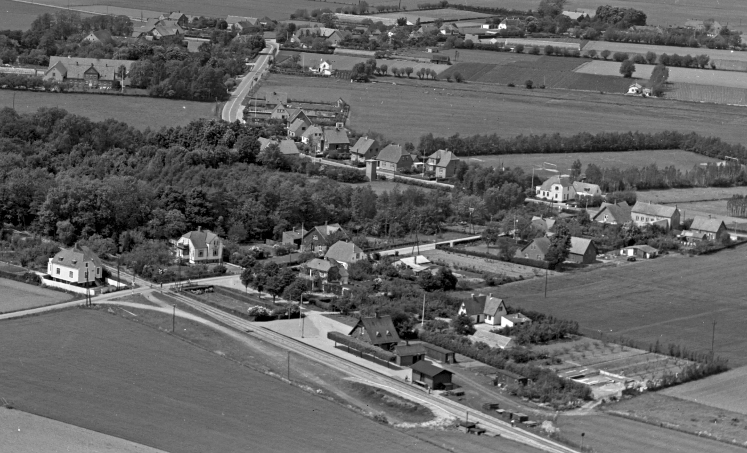 Billede af Agedrup Holdeplads med sidespor. Billede af Agedrup Holdeplads med sidespor.
