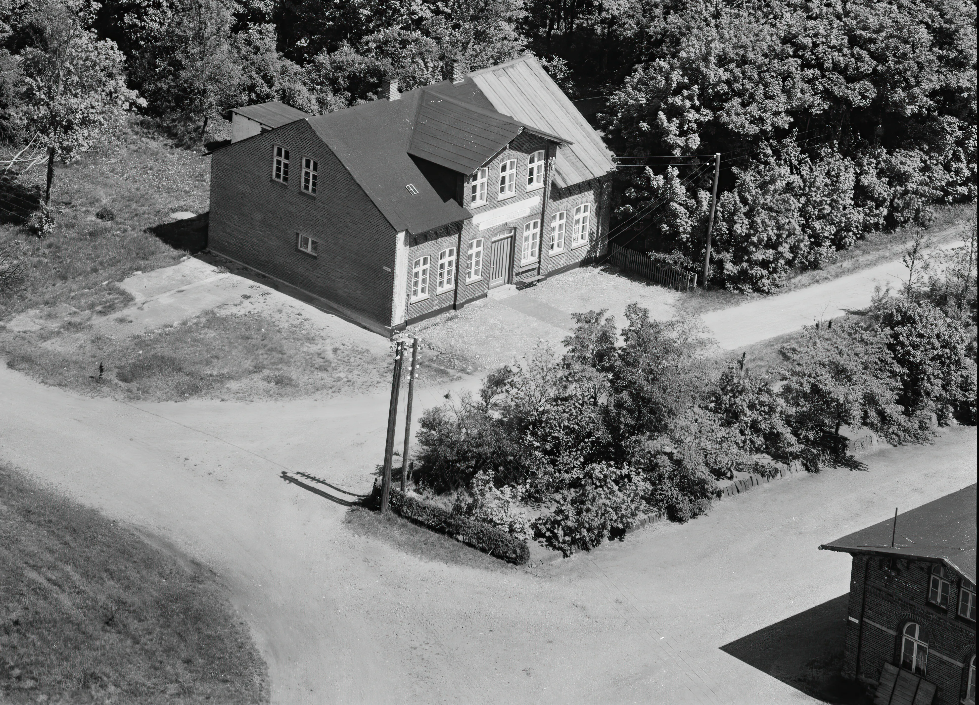 Billede af Løgumkloster Amtsbanegård. Billede af Løgumkloster Amtsbanegård.