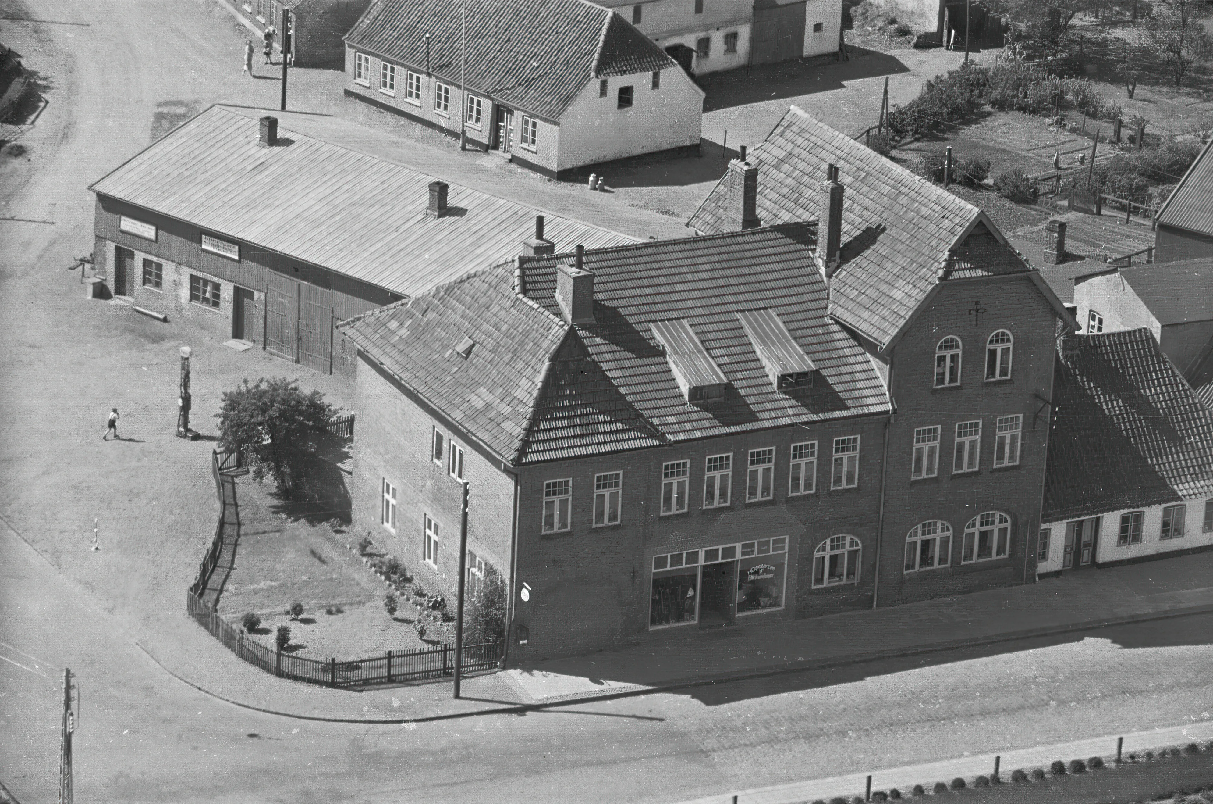 Billede af Holmplads Amtsbanegård. Billede af Holmplads Amtsbanegård.