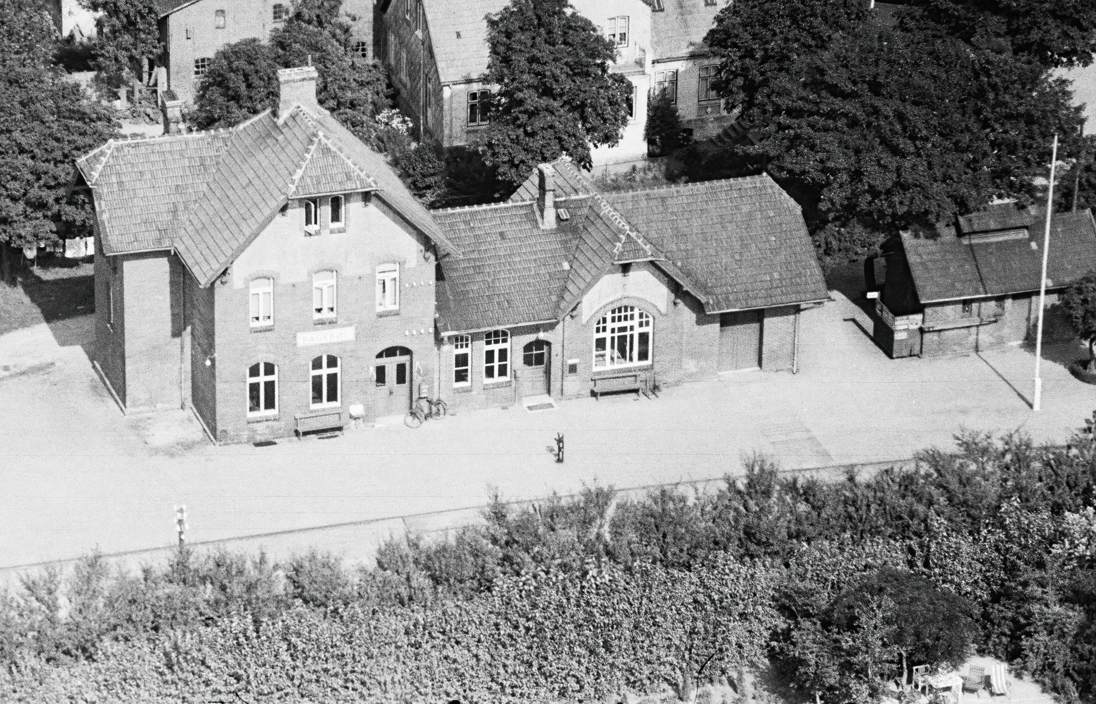 Billede af Ragebøl Station. Billede af Ragebøl Station.