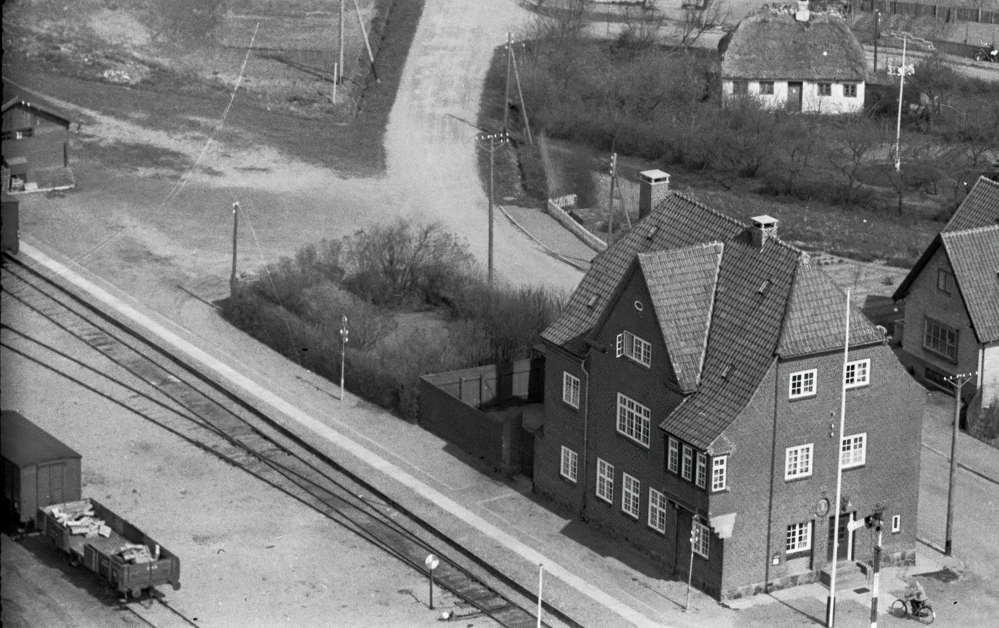 Billede af posthuset ved Asaa Station. Billede af posthuset ved Asaa Station.