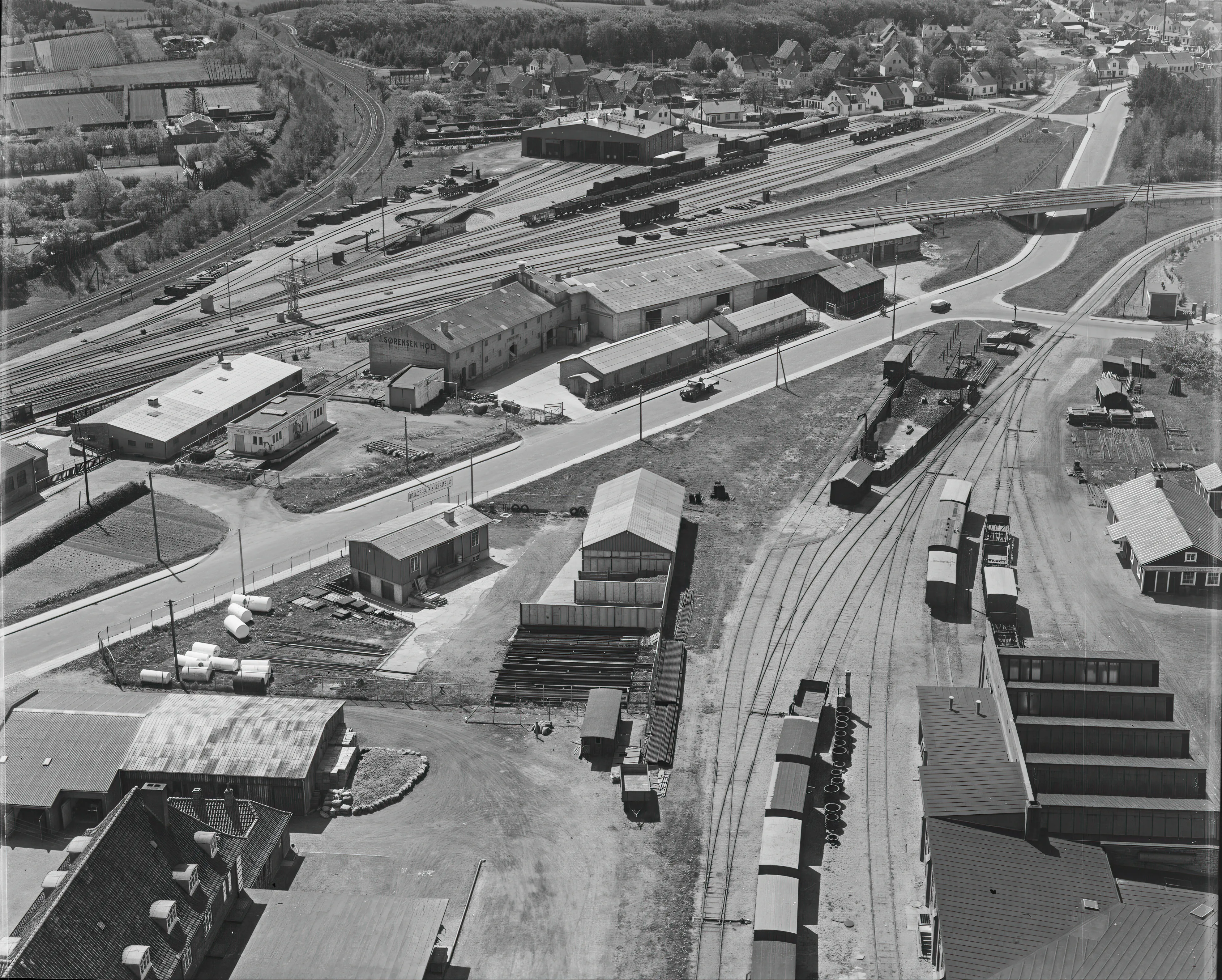Billede af Hjørring Stations remise og varehusområde. Billede af Hjørring Stations remise og varehusområde.