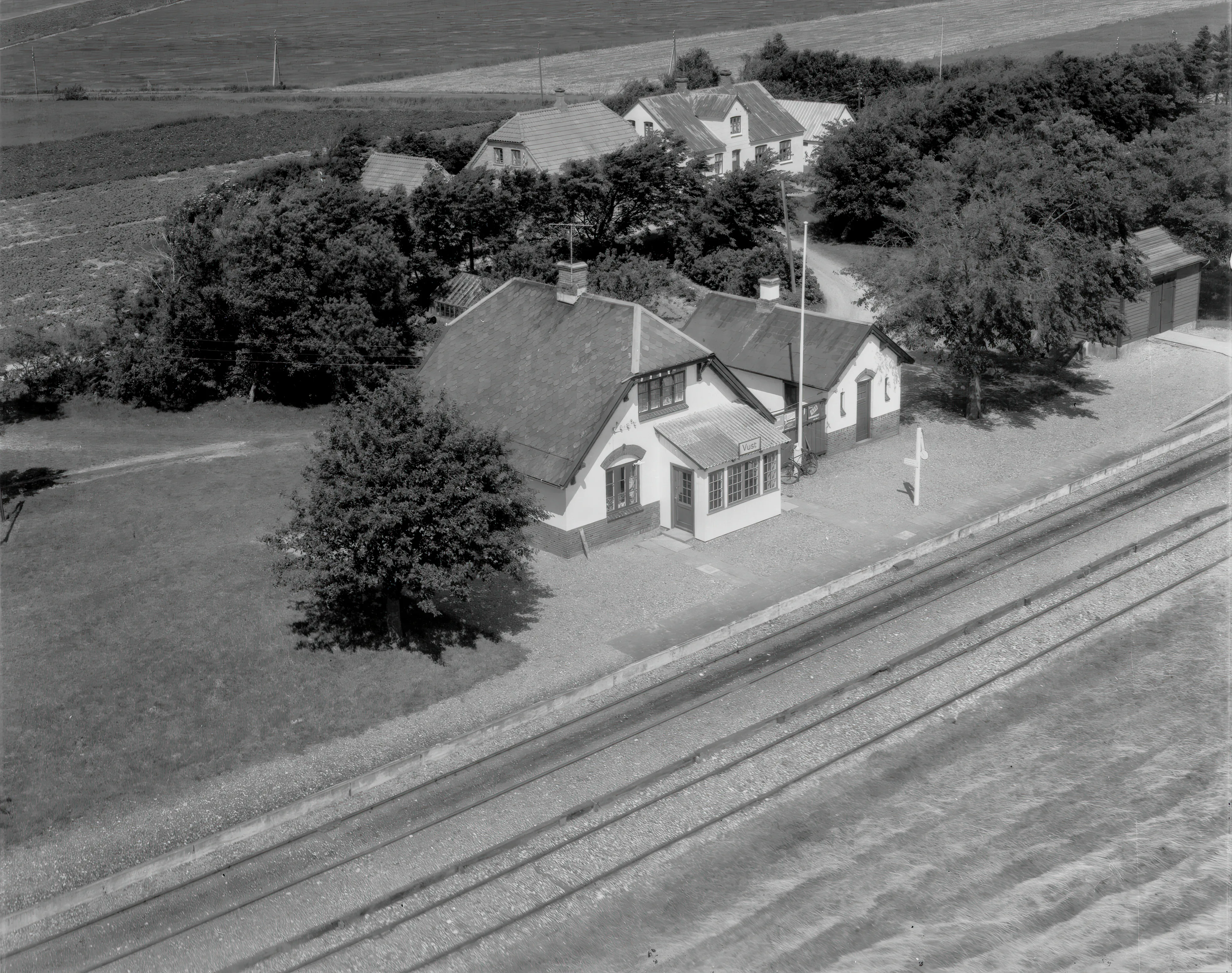 Billede af Vust Station. Billede af Vust Station.