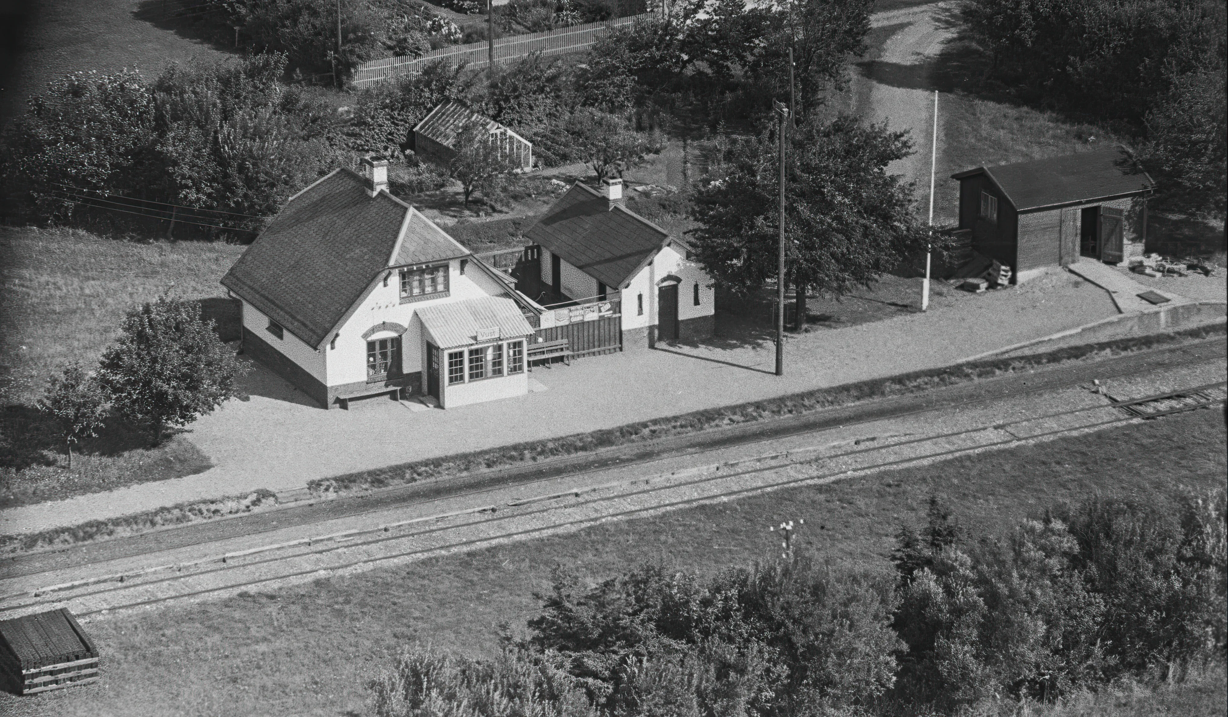Billede af Vust Station. Billede af Vust Station.