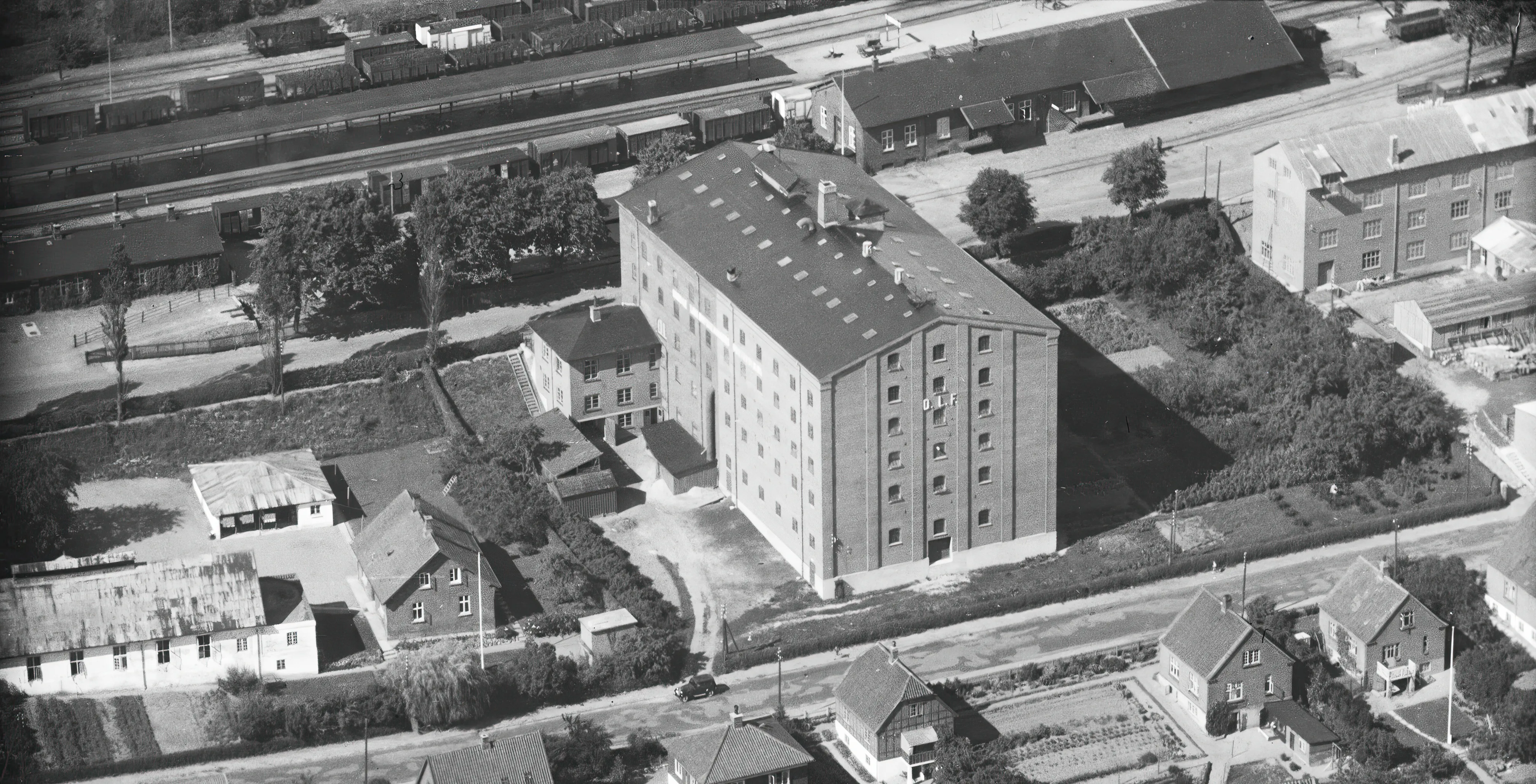 Billede af Skanderborg Stations varehus. Billede af Skanderborg Stations varehus.