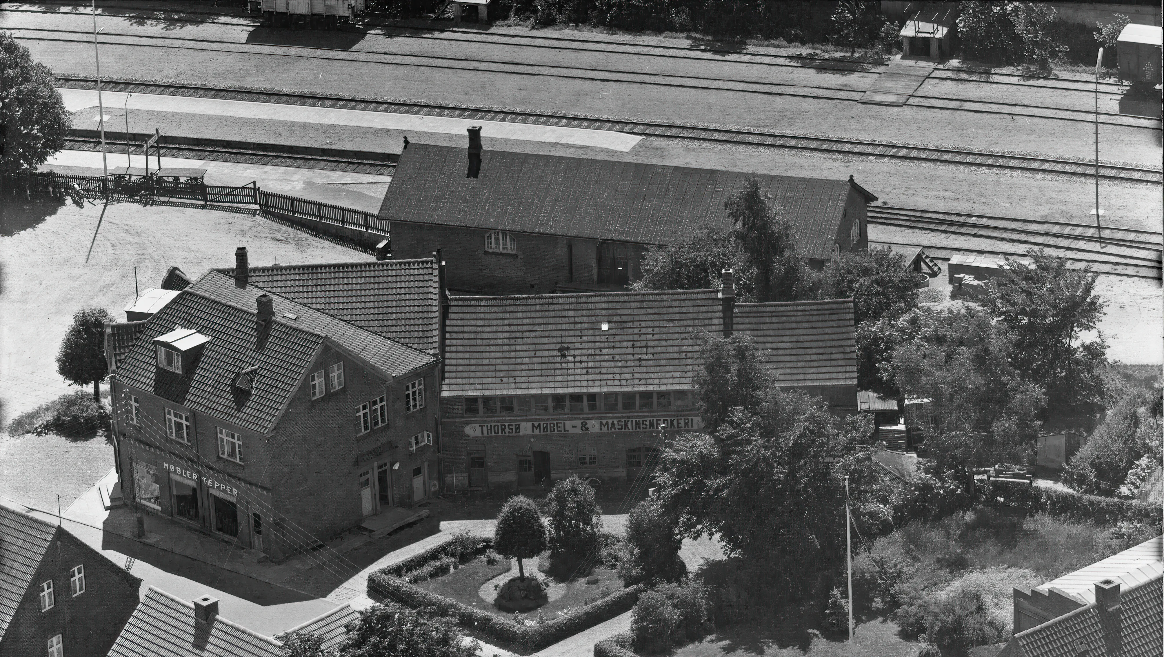 Billede af Thorsø Stations varehus. Billede af Thorsø Stations varehus.