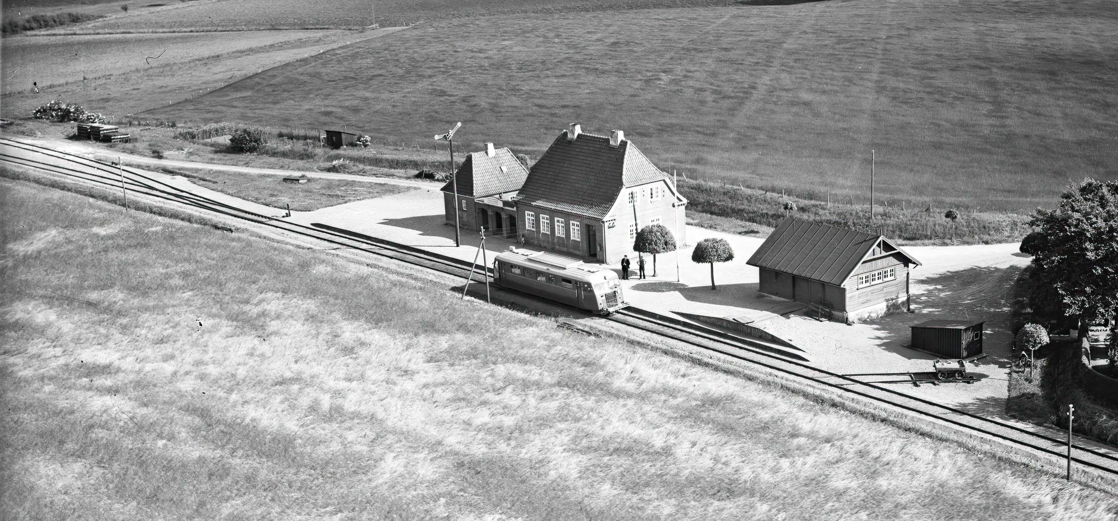 Billede af skinnebus ud for Korsvang Station. Billede af skinnebus ud for Korsvang Station.