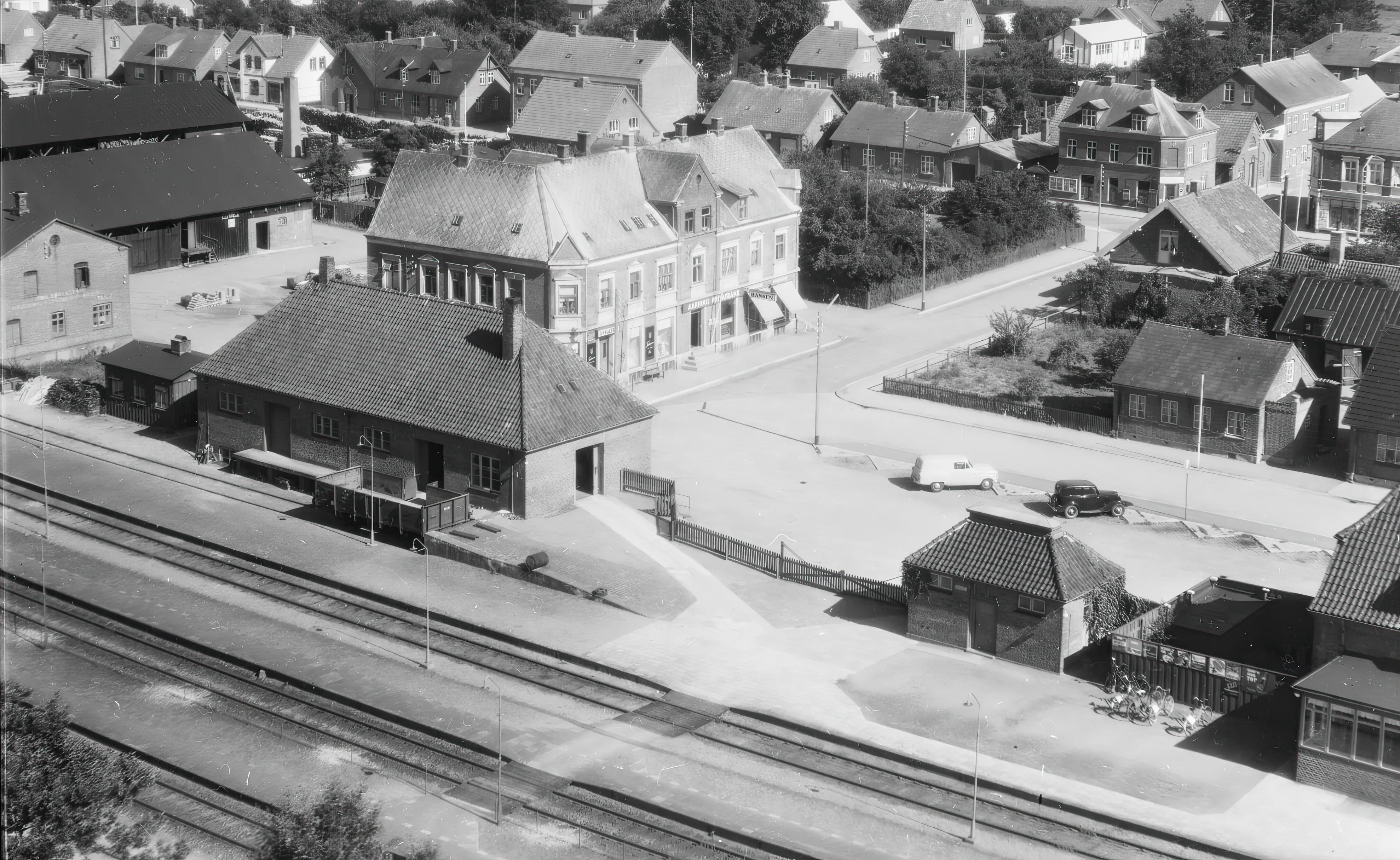 Billede af Hinnerup Stations varehus. Billede af Hinnerup Stations varehus.