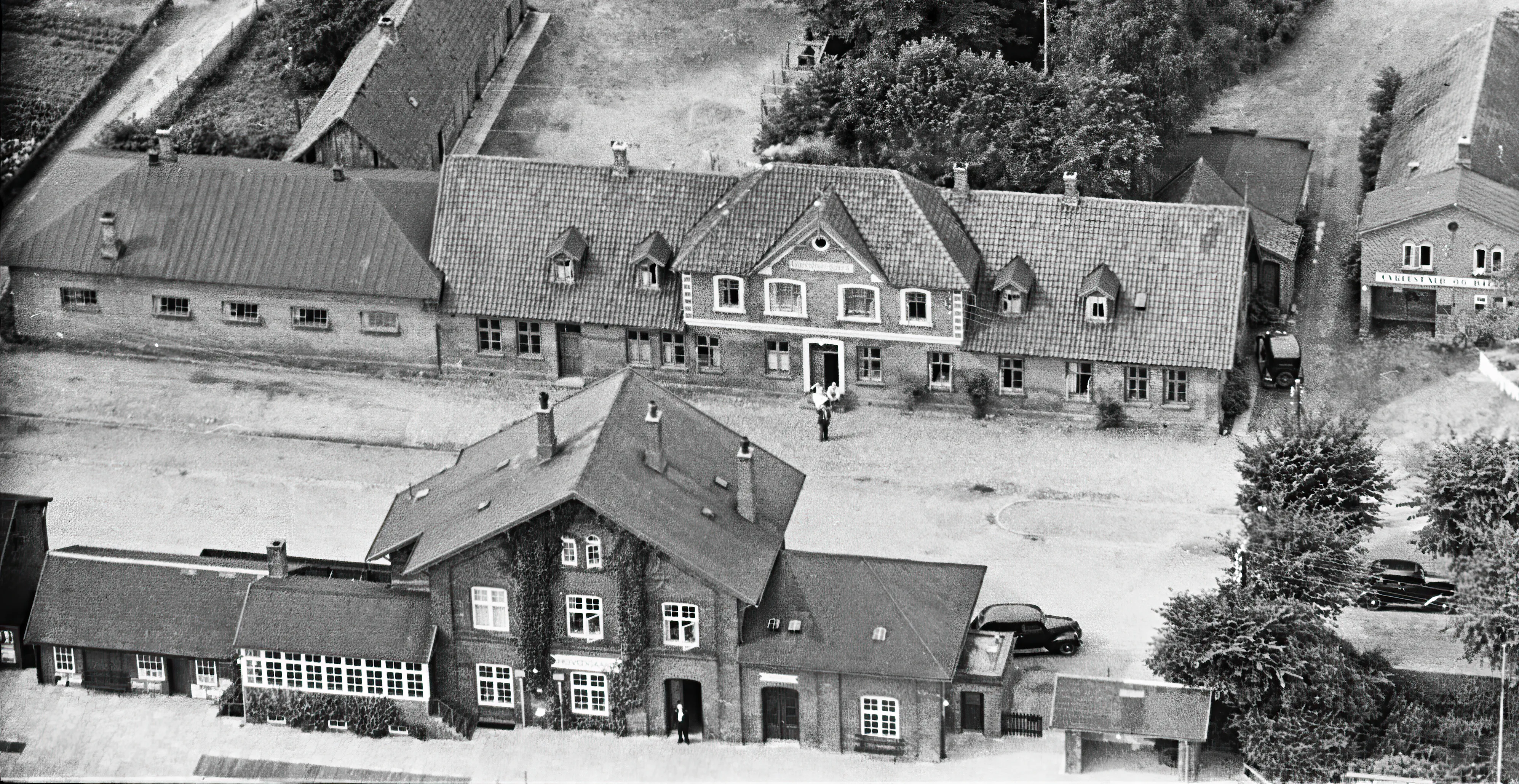 Billede af Hovedgård Station. Billede af Hovedgård Station.