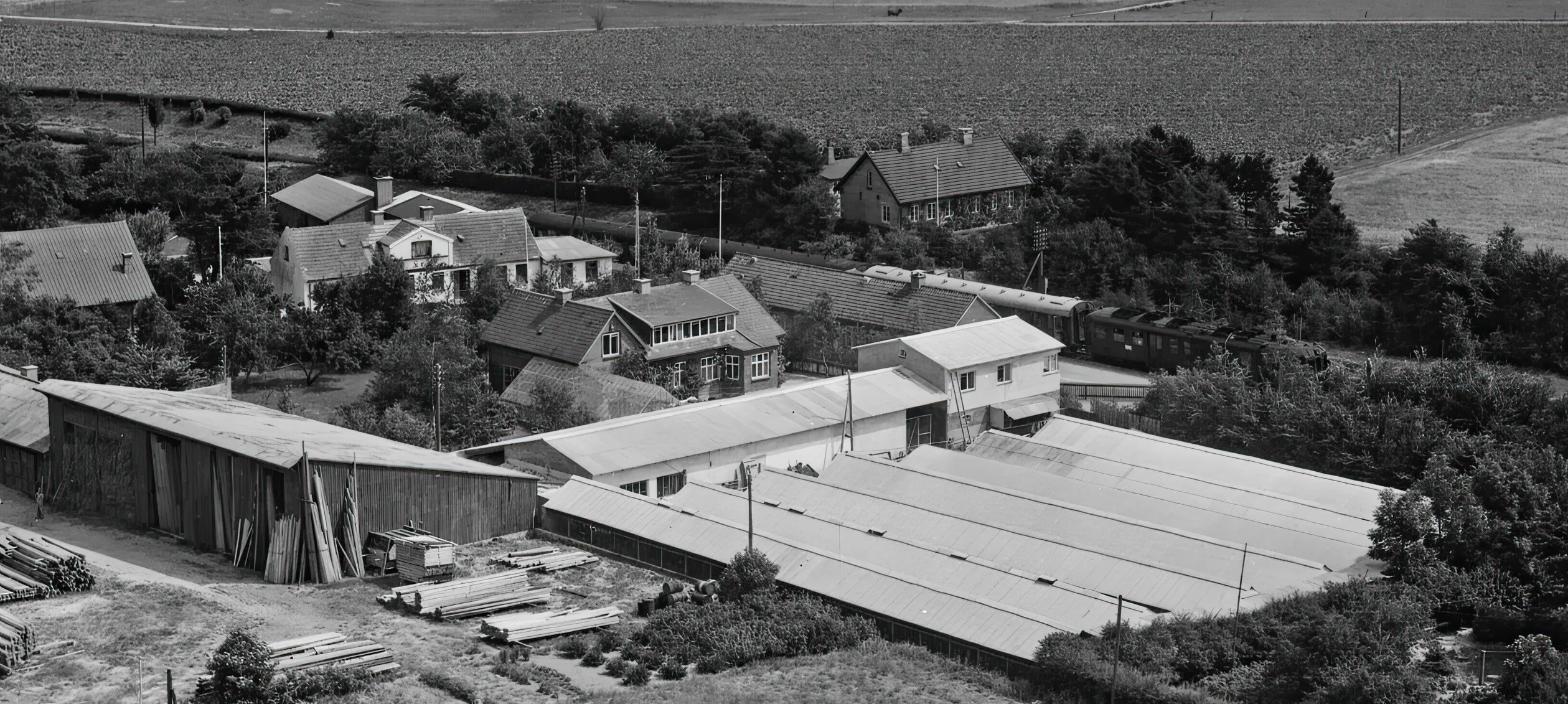 Billede af tog ud for Hasselager Station. Billede af tog ud for Hasselager Station.