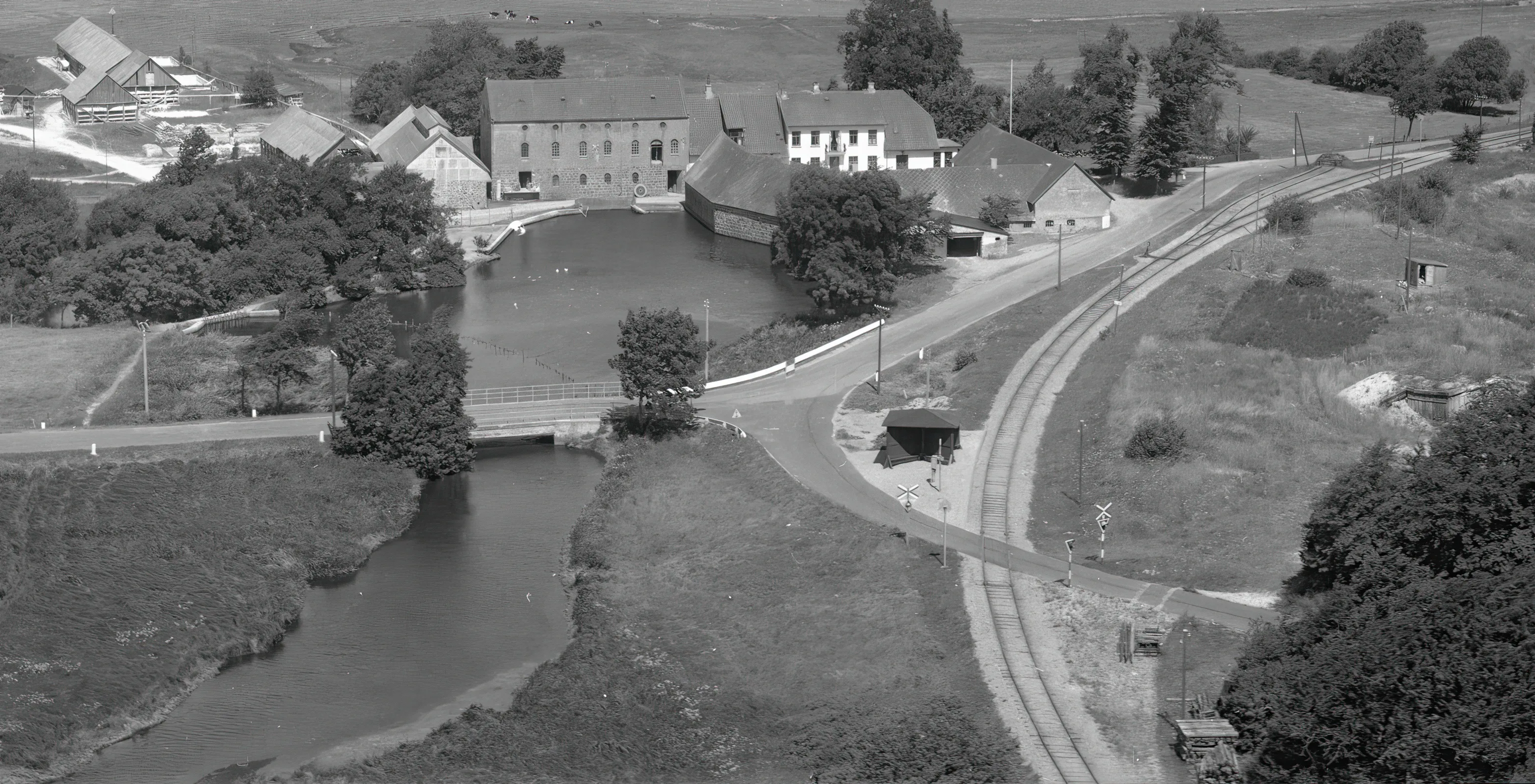 Billede af Åmølle Trinbræt med Sidespor. Billede af Åmølle Trinbræt med Sidespor.