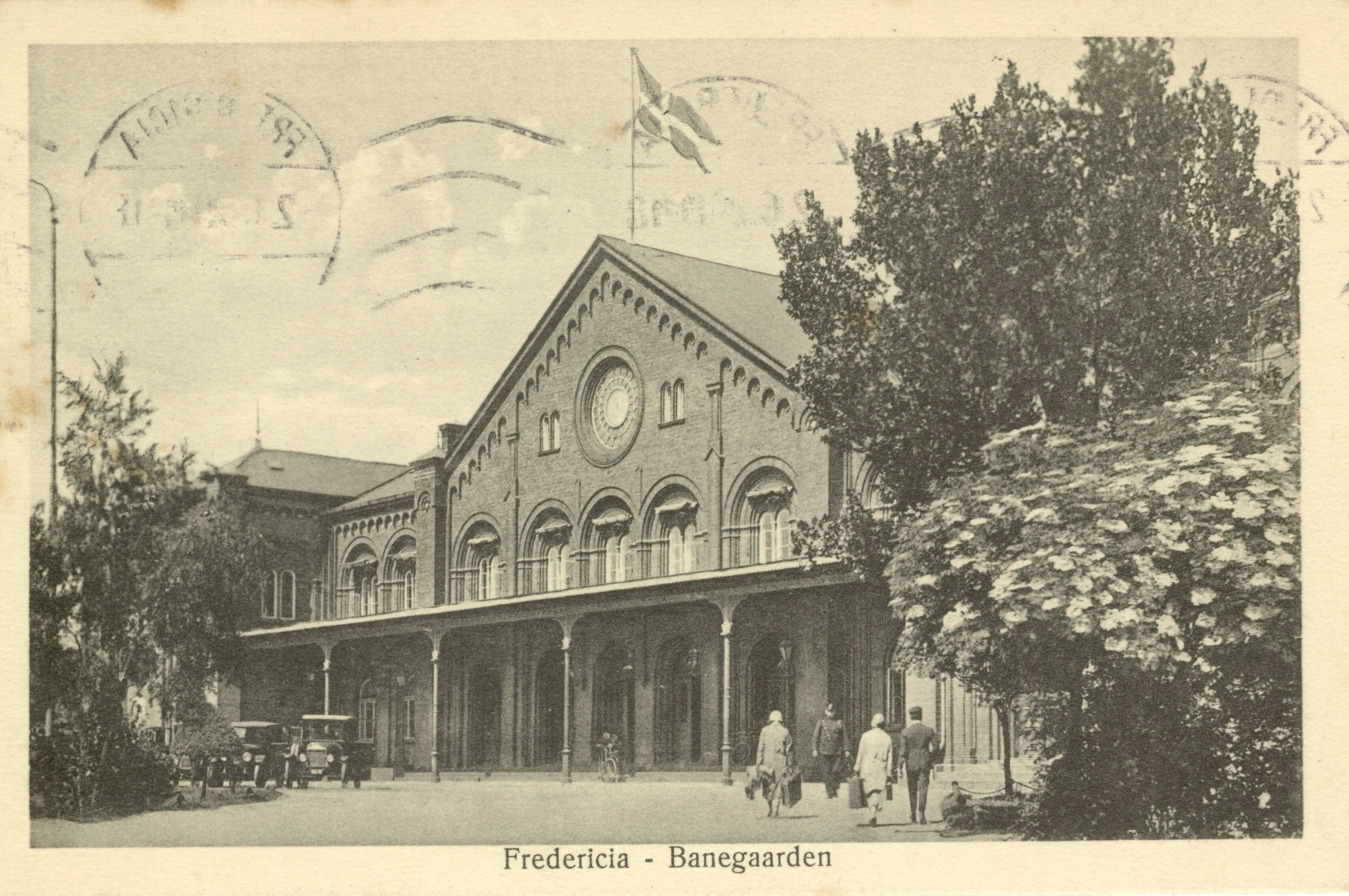 Postkort med Fredericia Banegård. Postkort med Fredericia Banegård.
