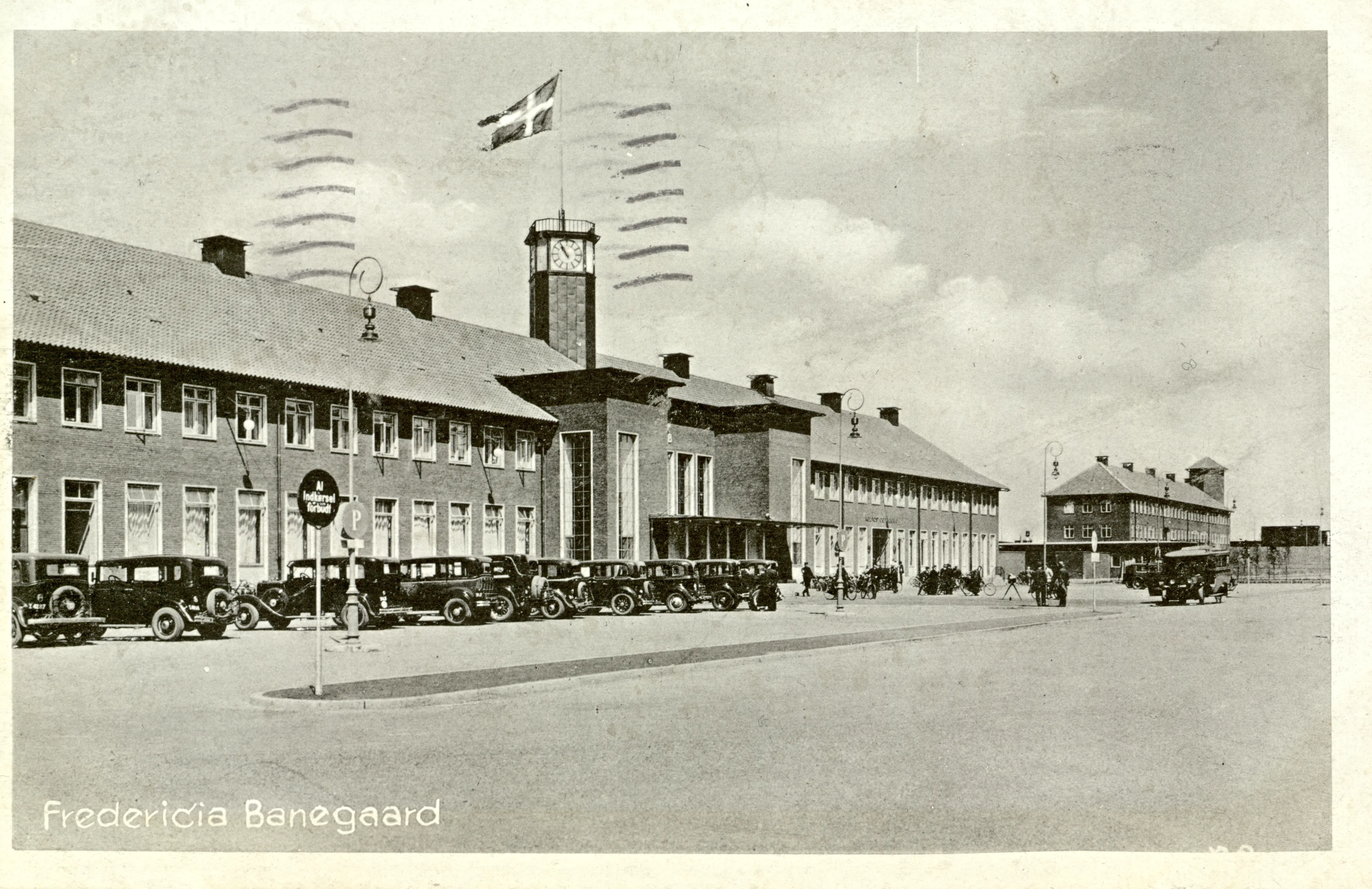 Postkort med Fredericia Banegård.