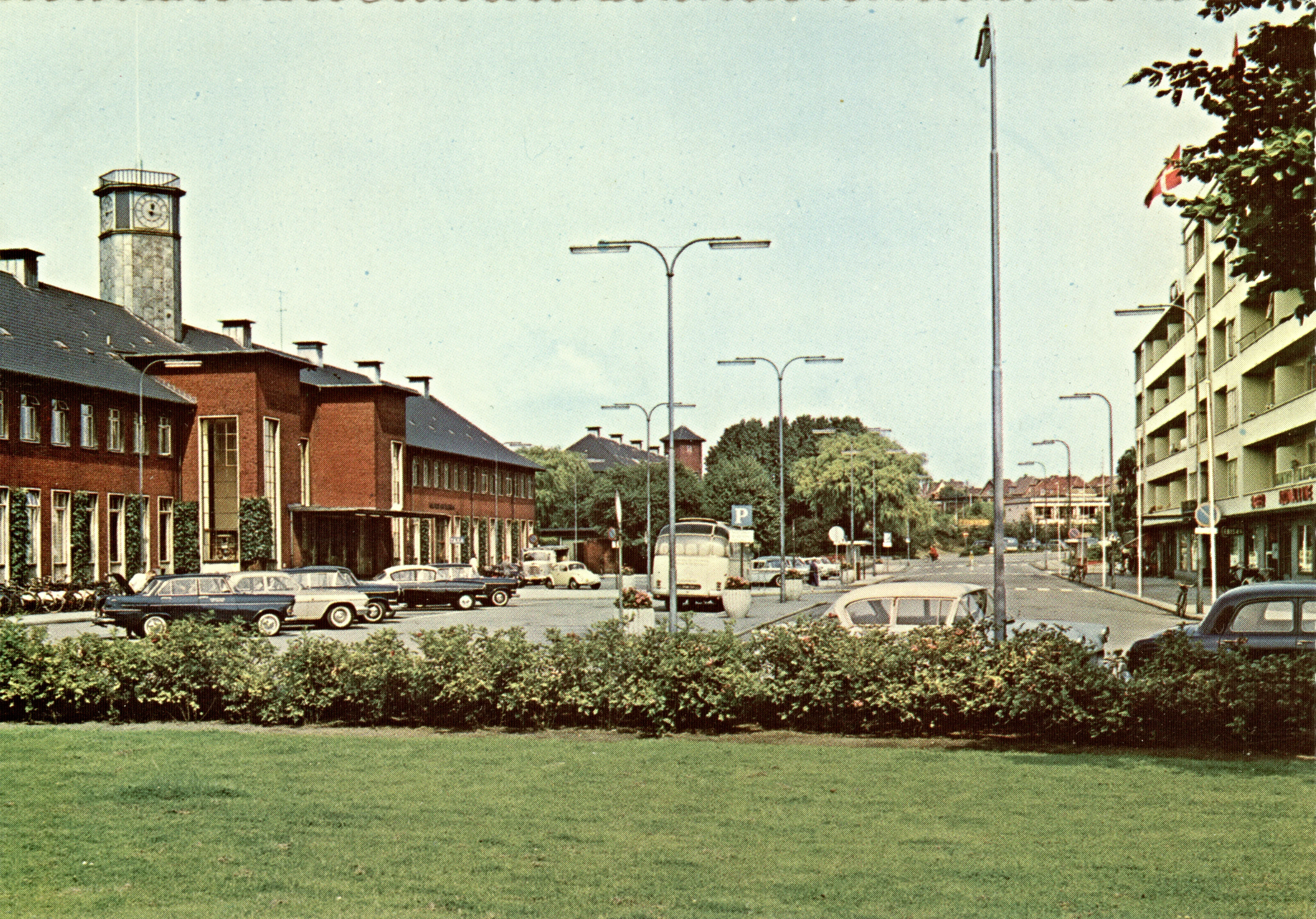 Postkort med Fredericia Banegård.