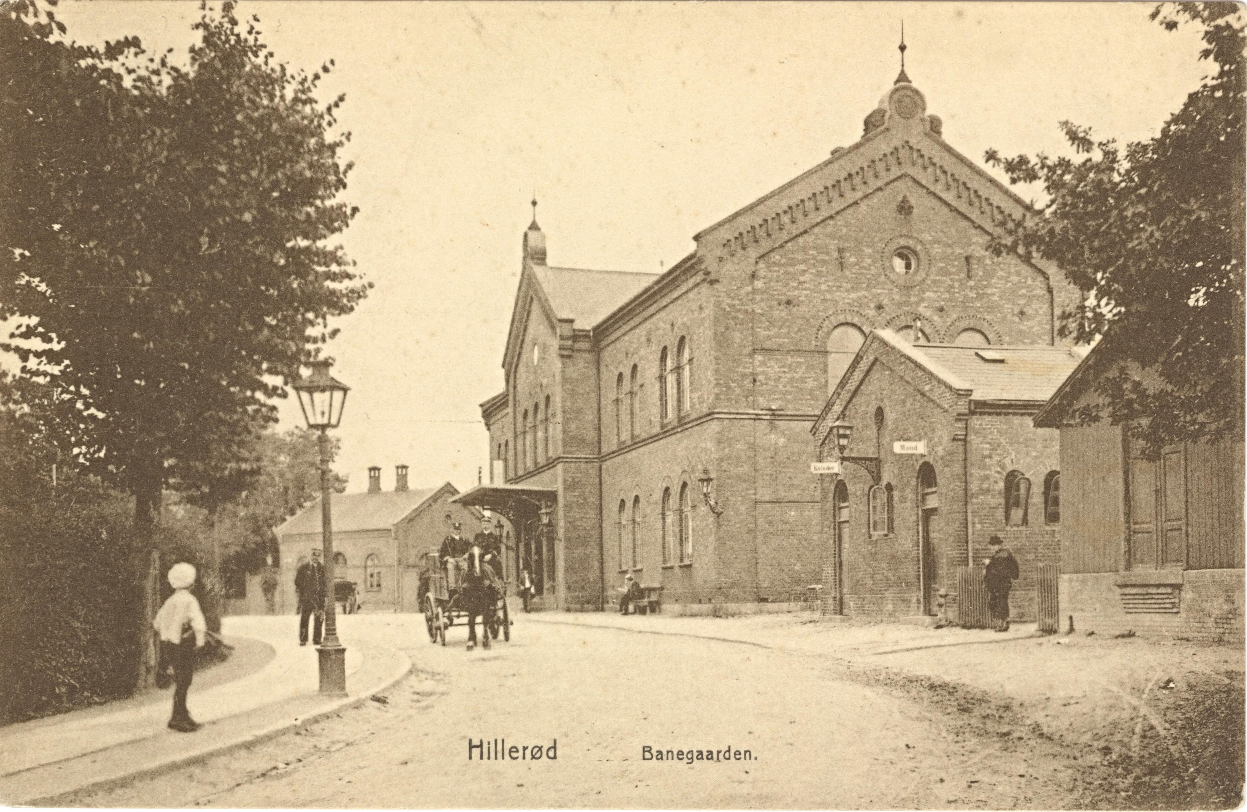 Postkort med Hillerød Station. Postkort med Hillerød Station.