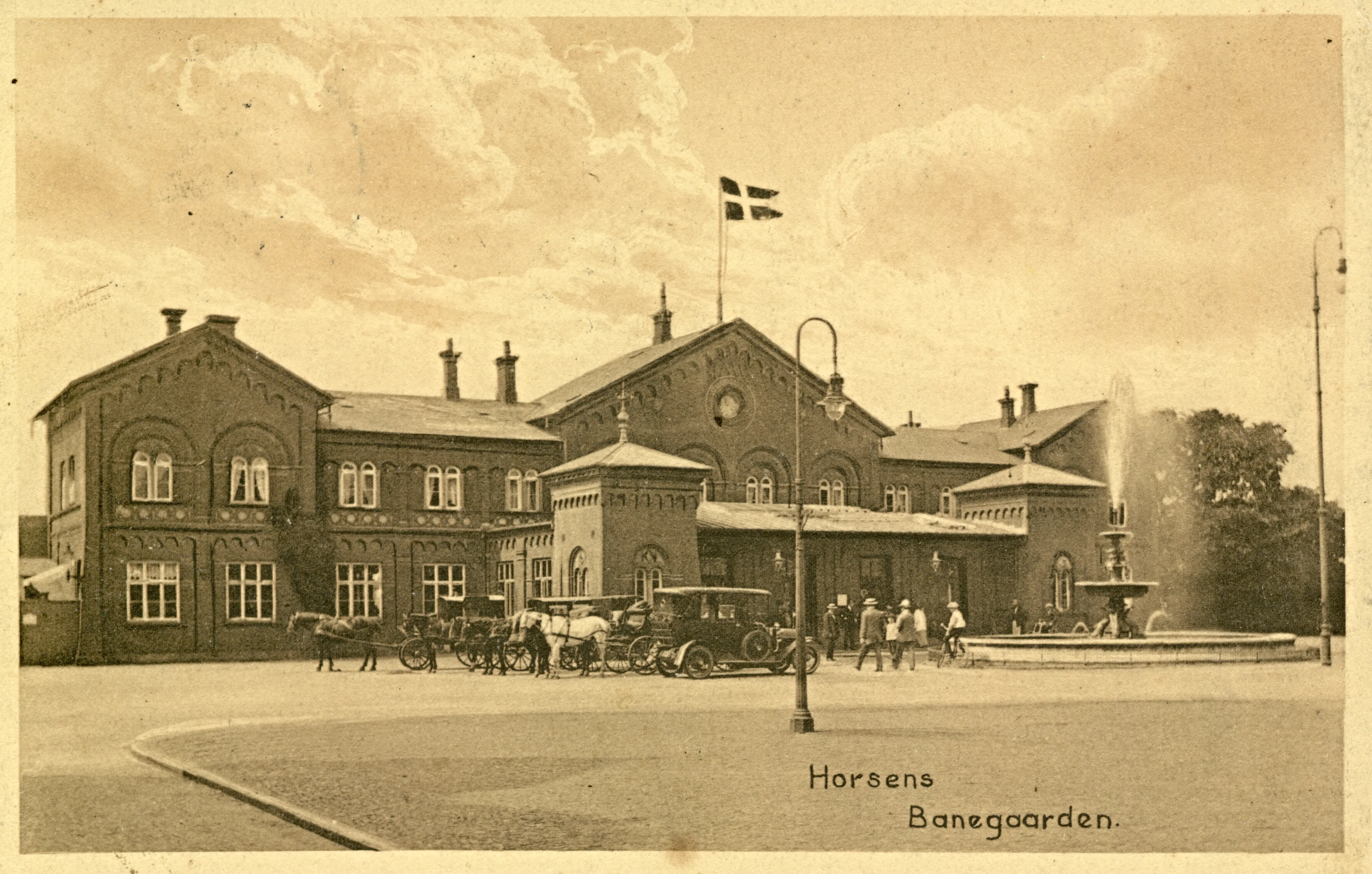 Postkort med Horsens Banegård. Postkort med Horsens Banegård.