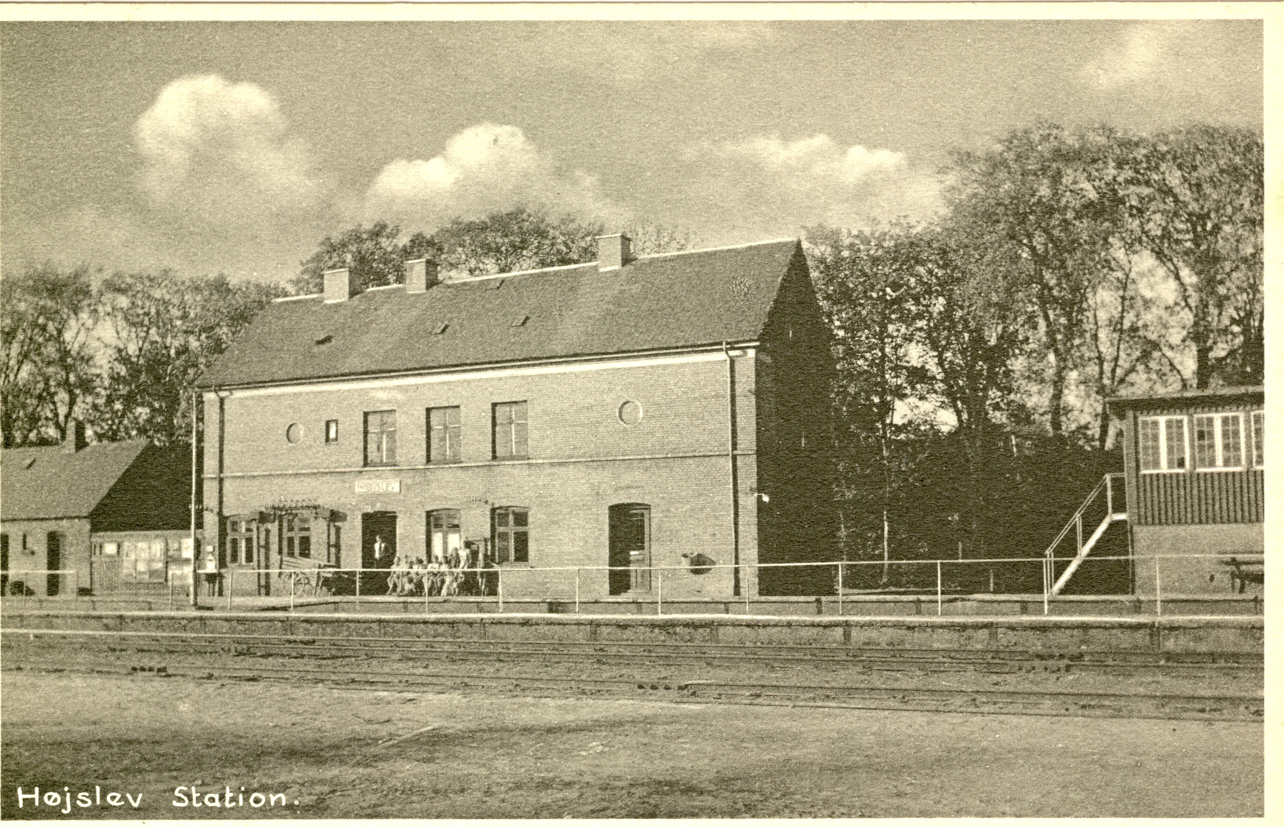 Postkort med Højslev Station. Postkort med Højslev Station.