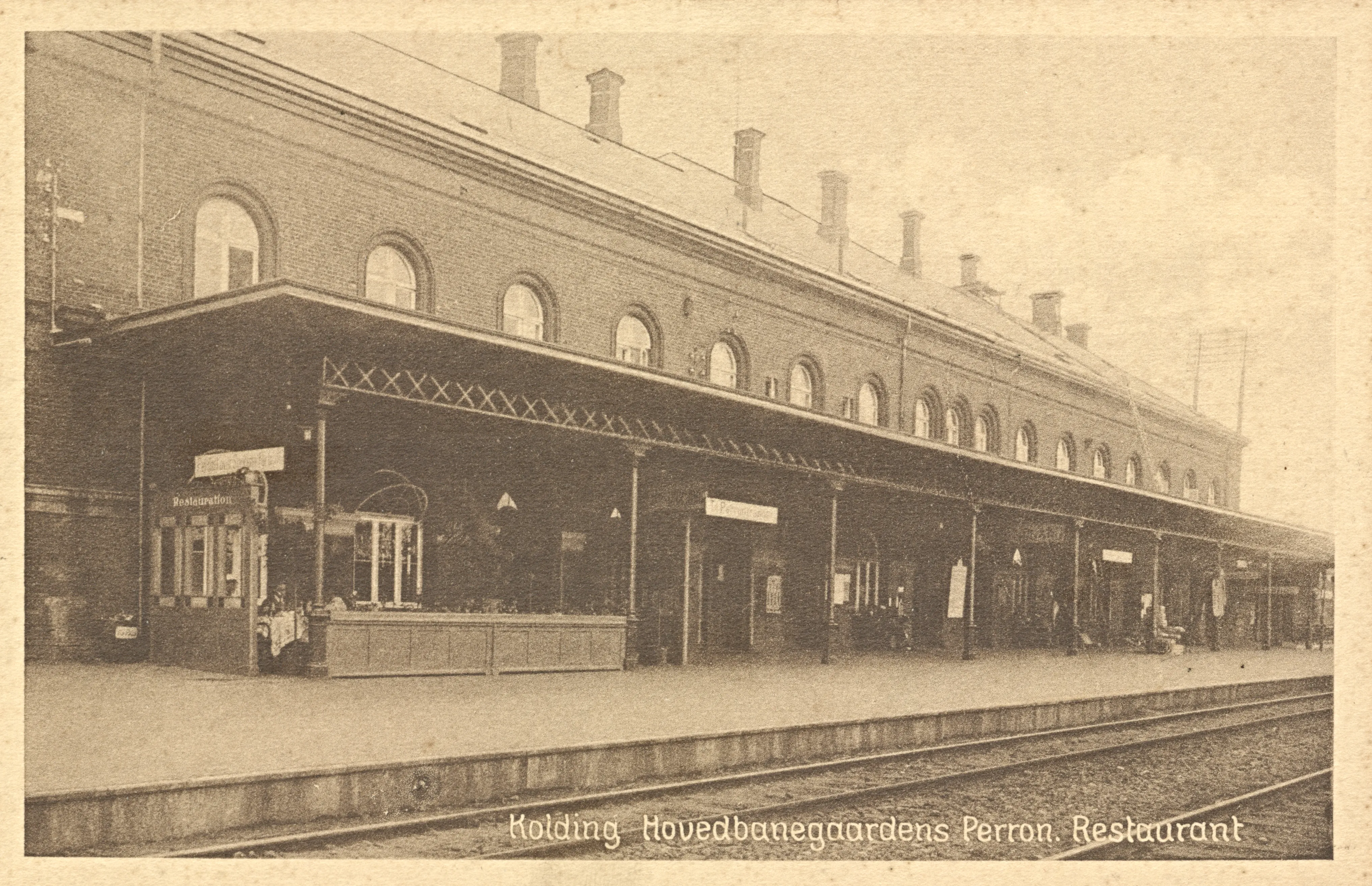 Postkort med Kolding Banegård. Postkort med Kolding Banegård.
