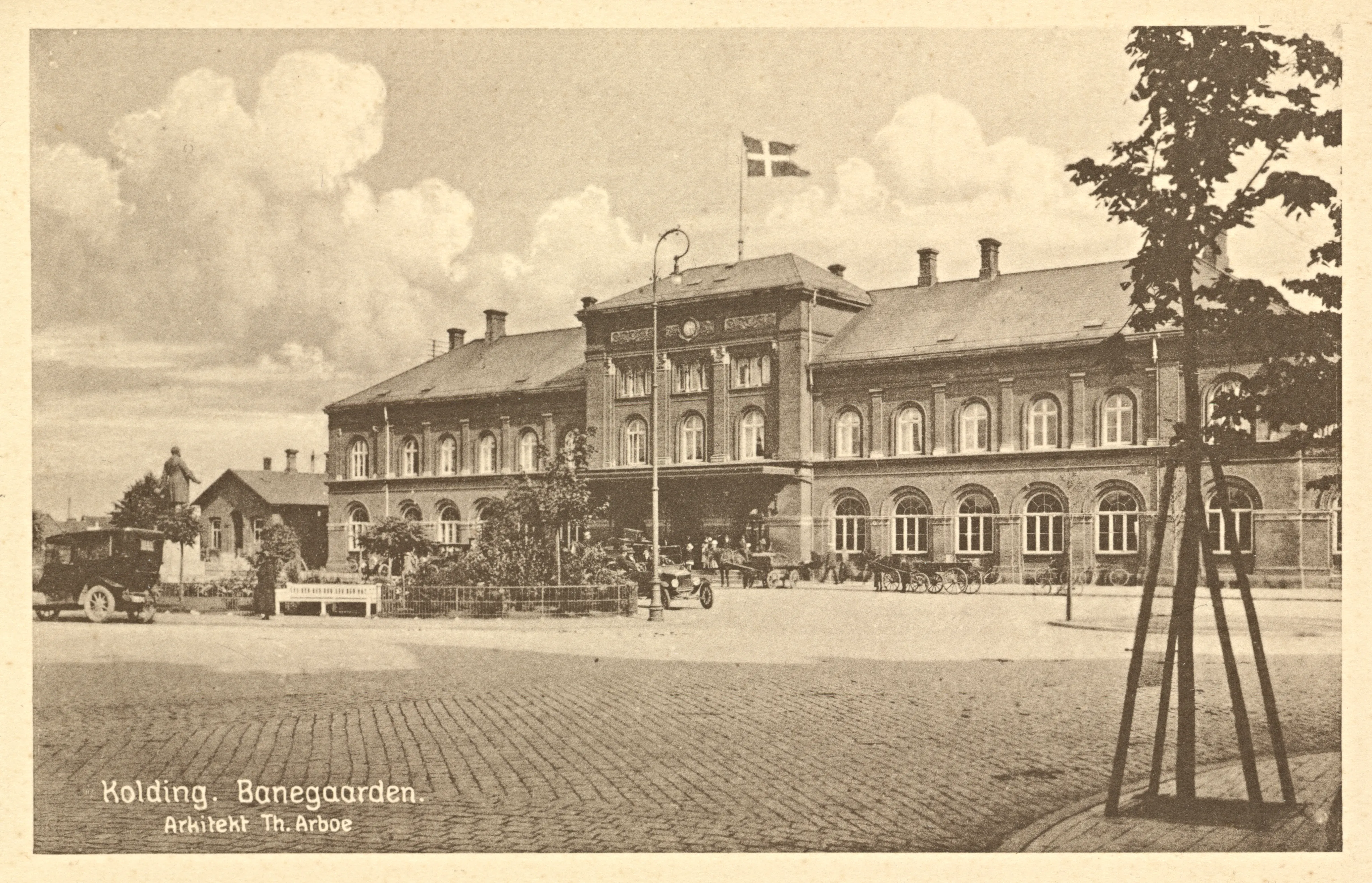 Postkort med Kolding Banegård. Postkort med Kolding Banegård.