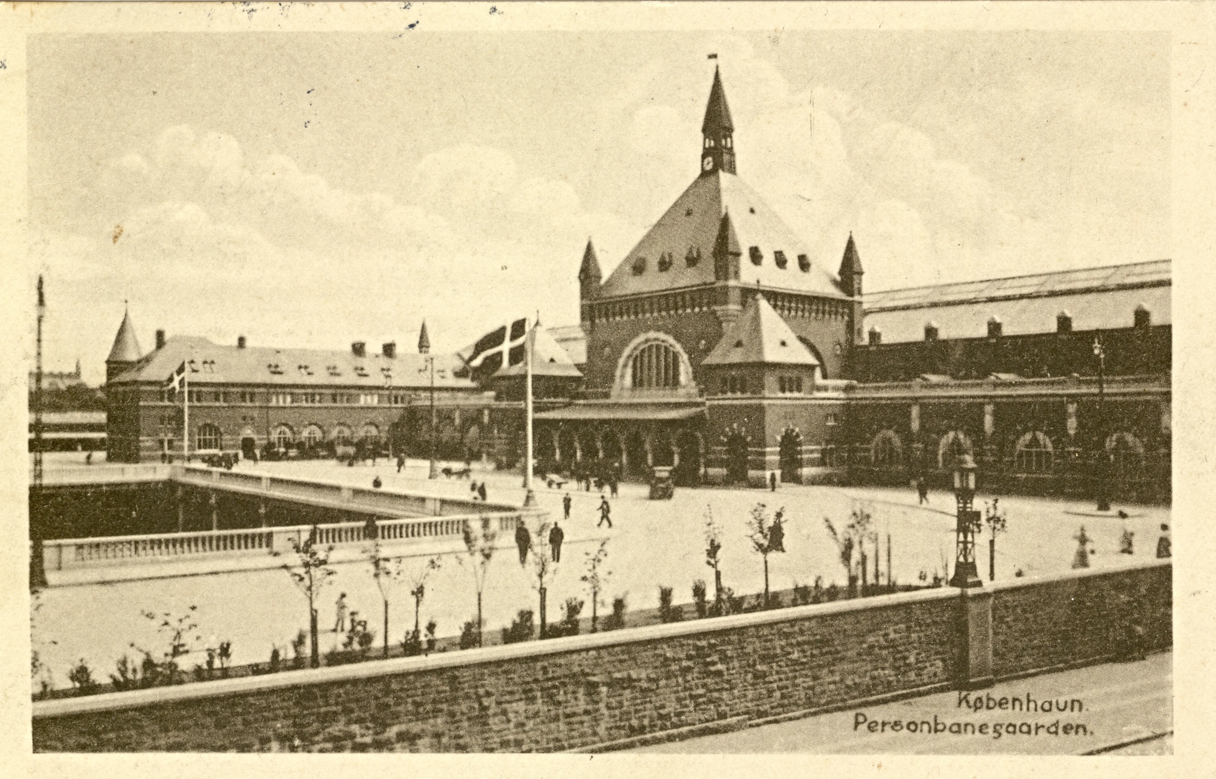 Postkort med København Hovedbanegård. Postkort med København Hovedbanegård.