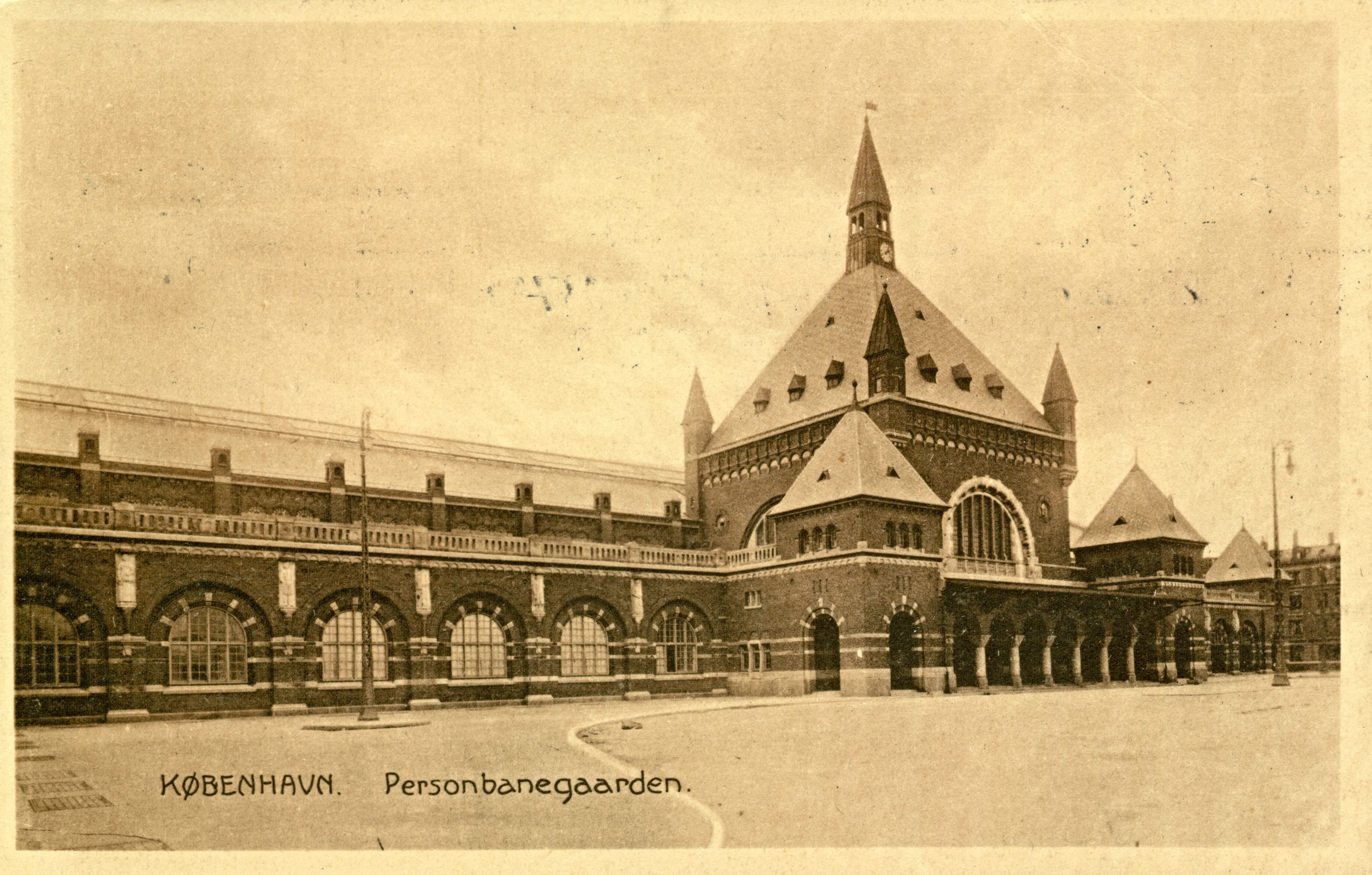 Postkort med København Hovedbanegård.