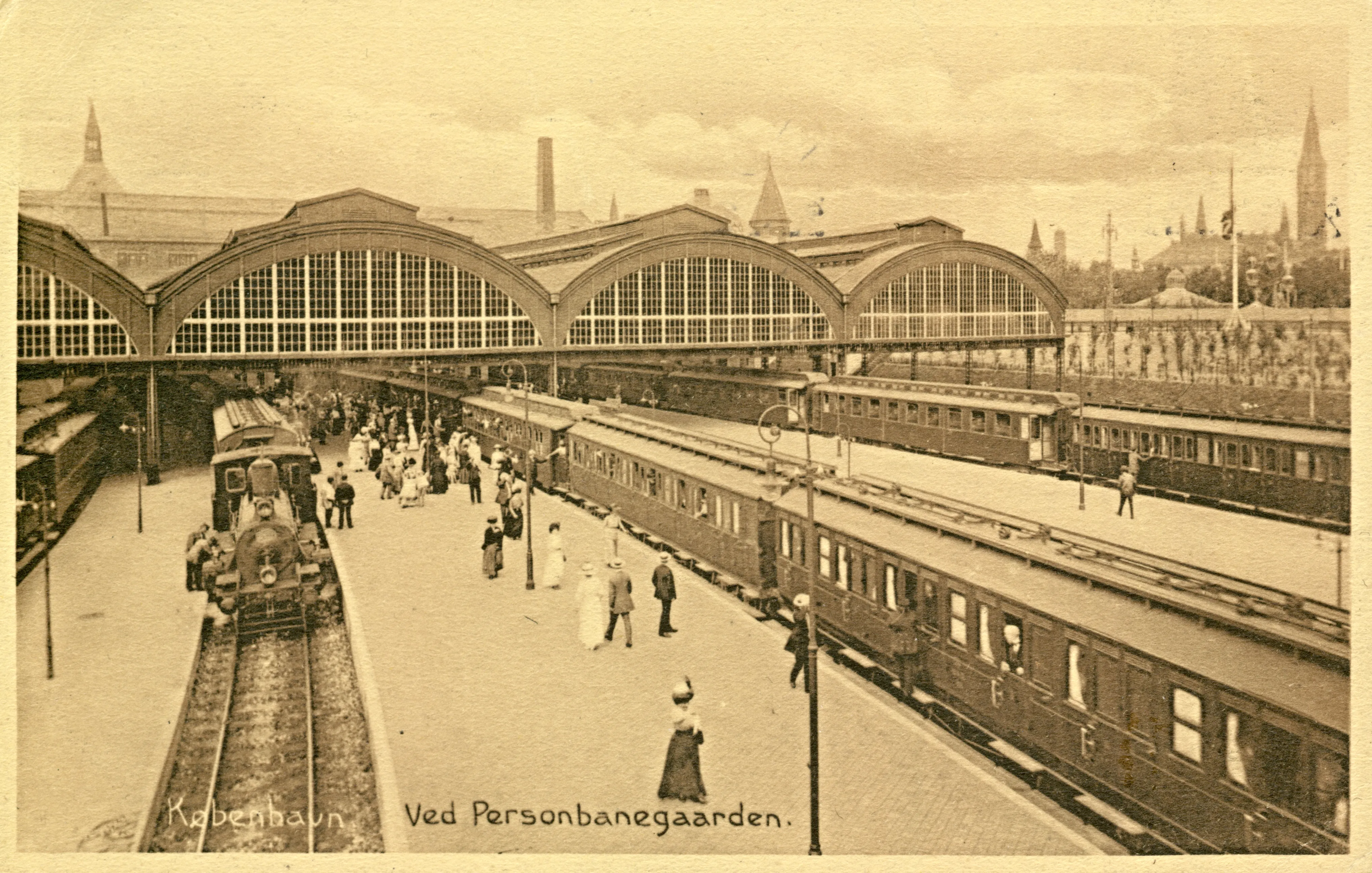 Postkort med København Hovedbanegård. Postkort med København Hovedbanegård.