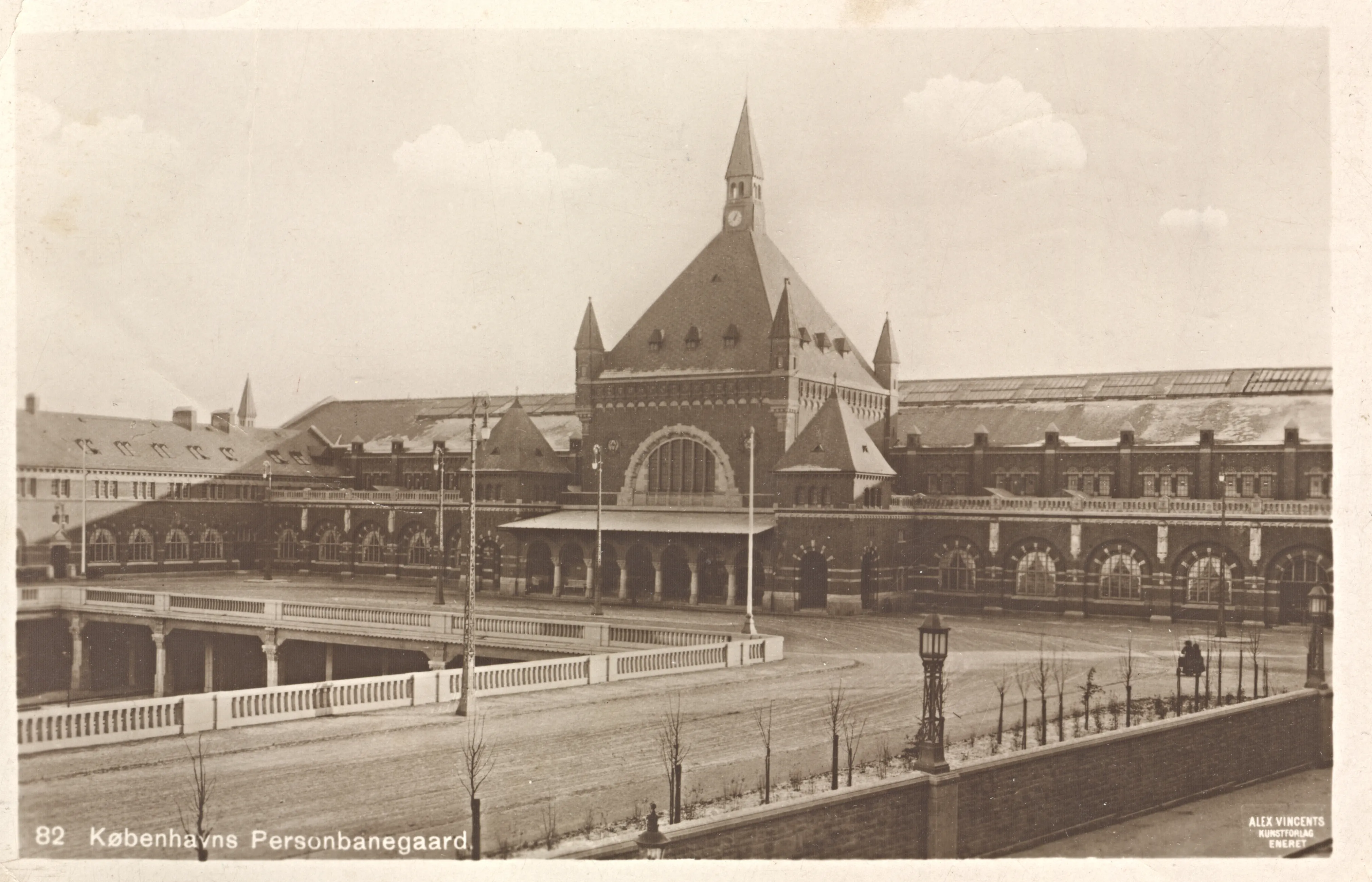 Postkort med København Hovedbanegård. Postkort med København Hovedbanegård.