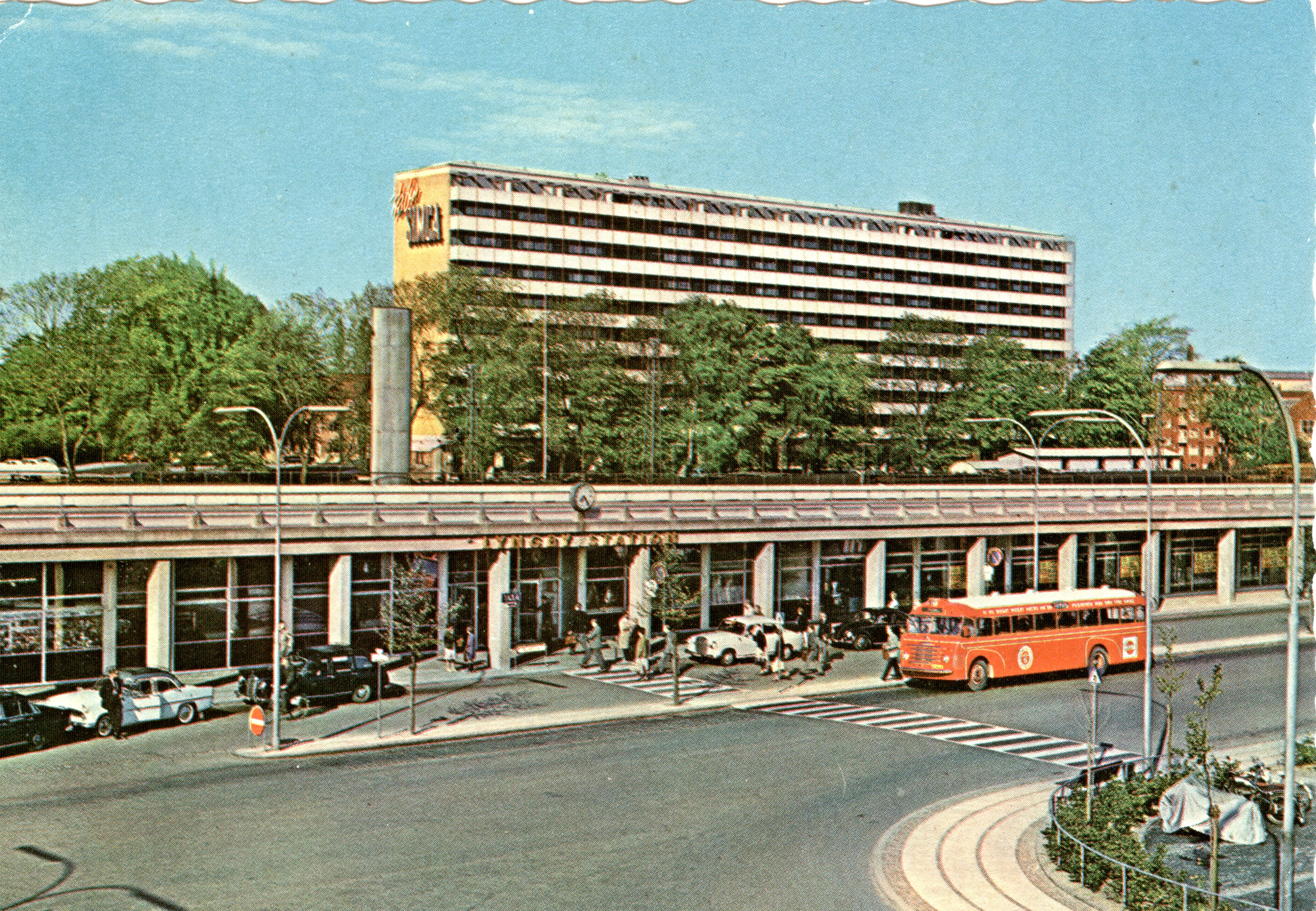 Postkort med Lyngby Station.