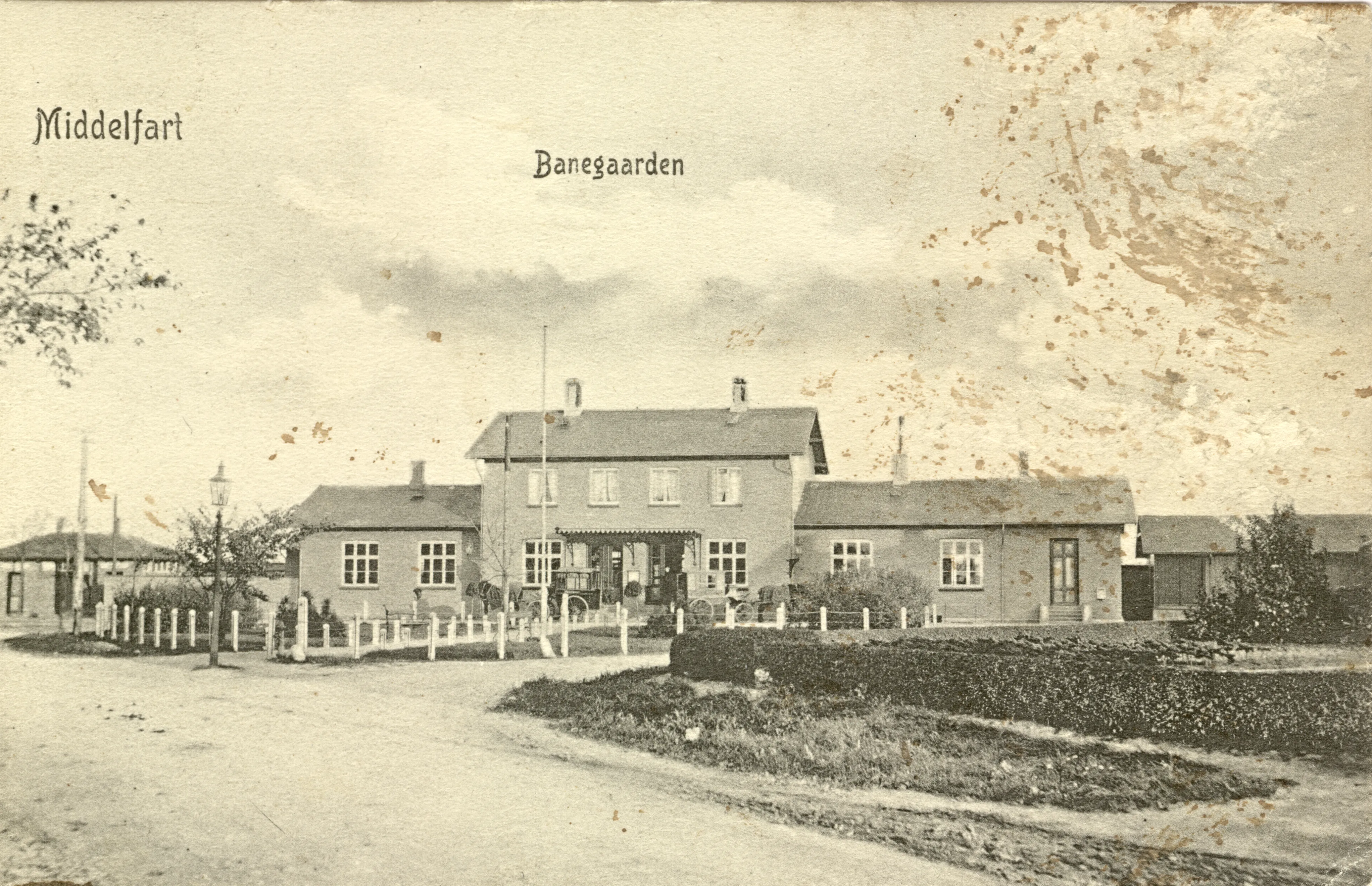 Postkort med Middelfart Station. Postkort med Middelfart Station.