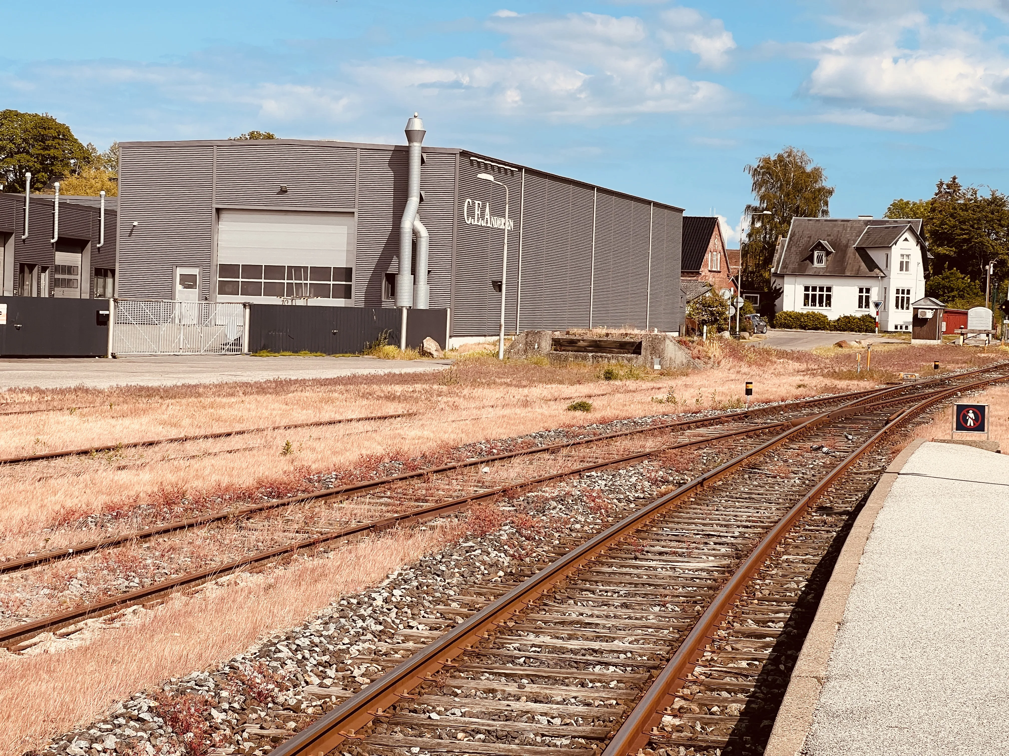 Billede af Nakskov Stations læsserampe. Billede af Nakskov Stations læsserampe.