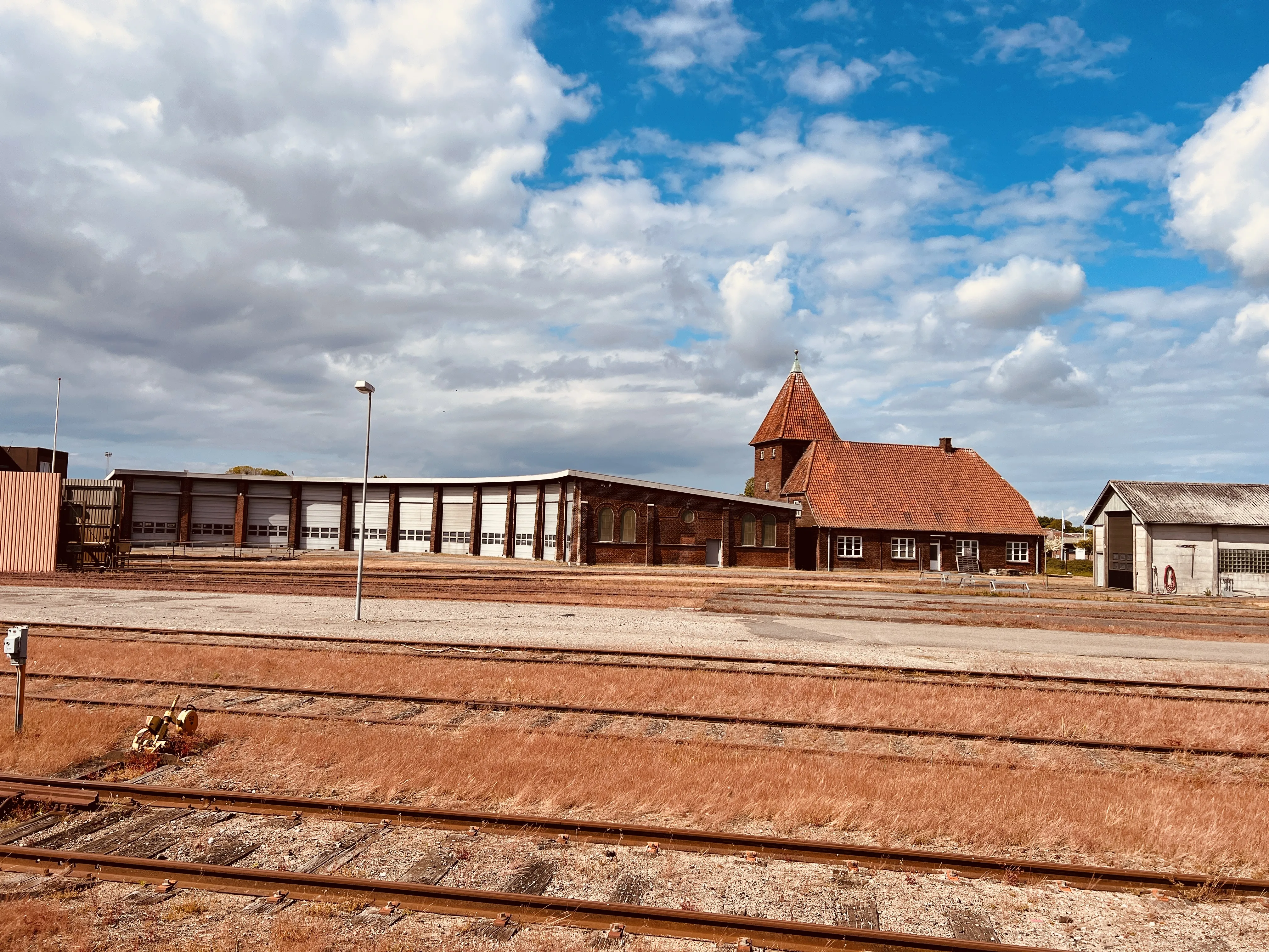 Billede af Nakskov Stations remise og værksted. Billede af Nakskov Stations remise og værksted.