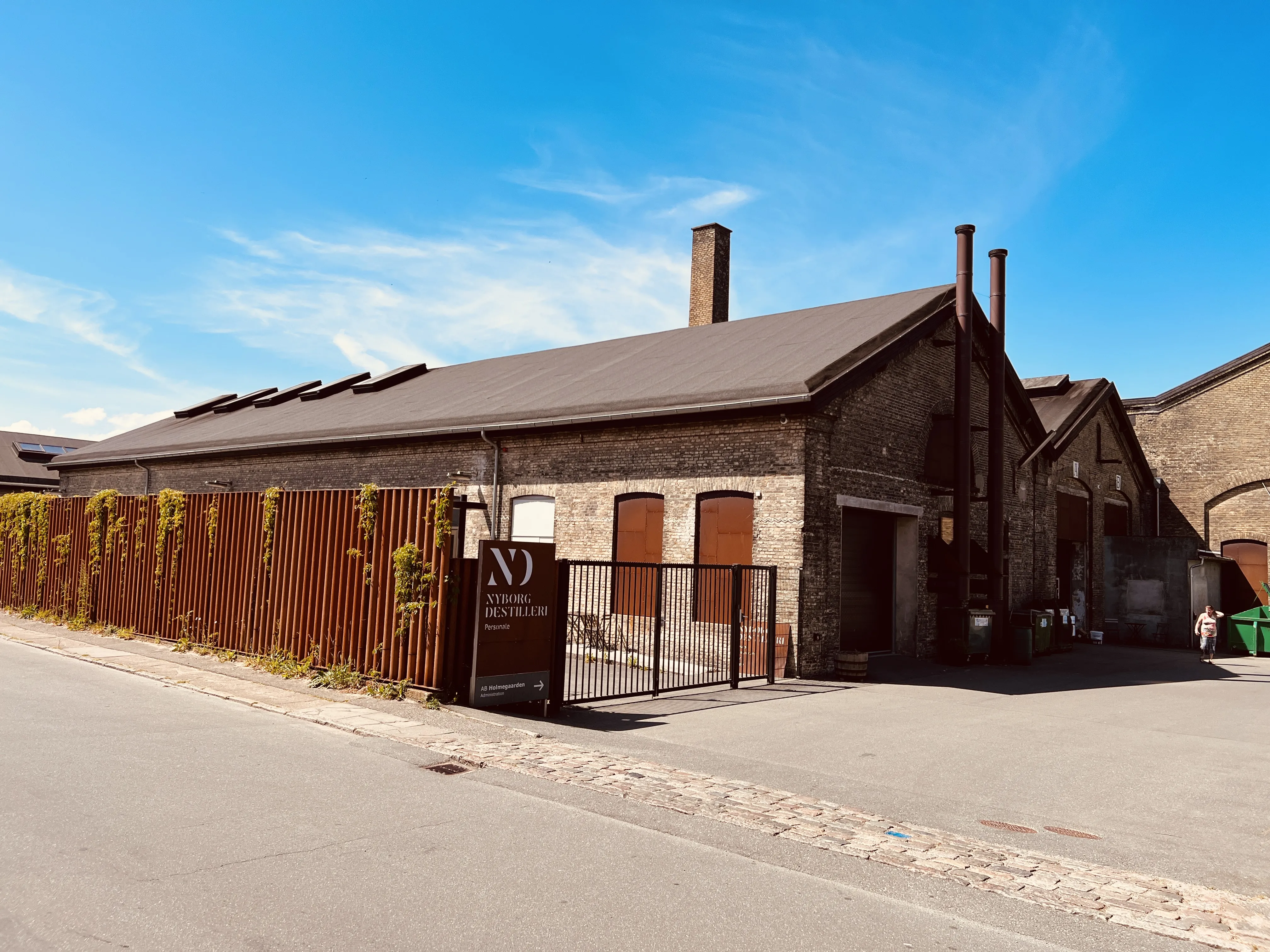 Billede af Nyborg Stations remise. Billede af Nyborg Stations remise.
