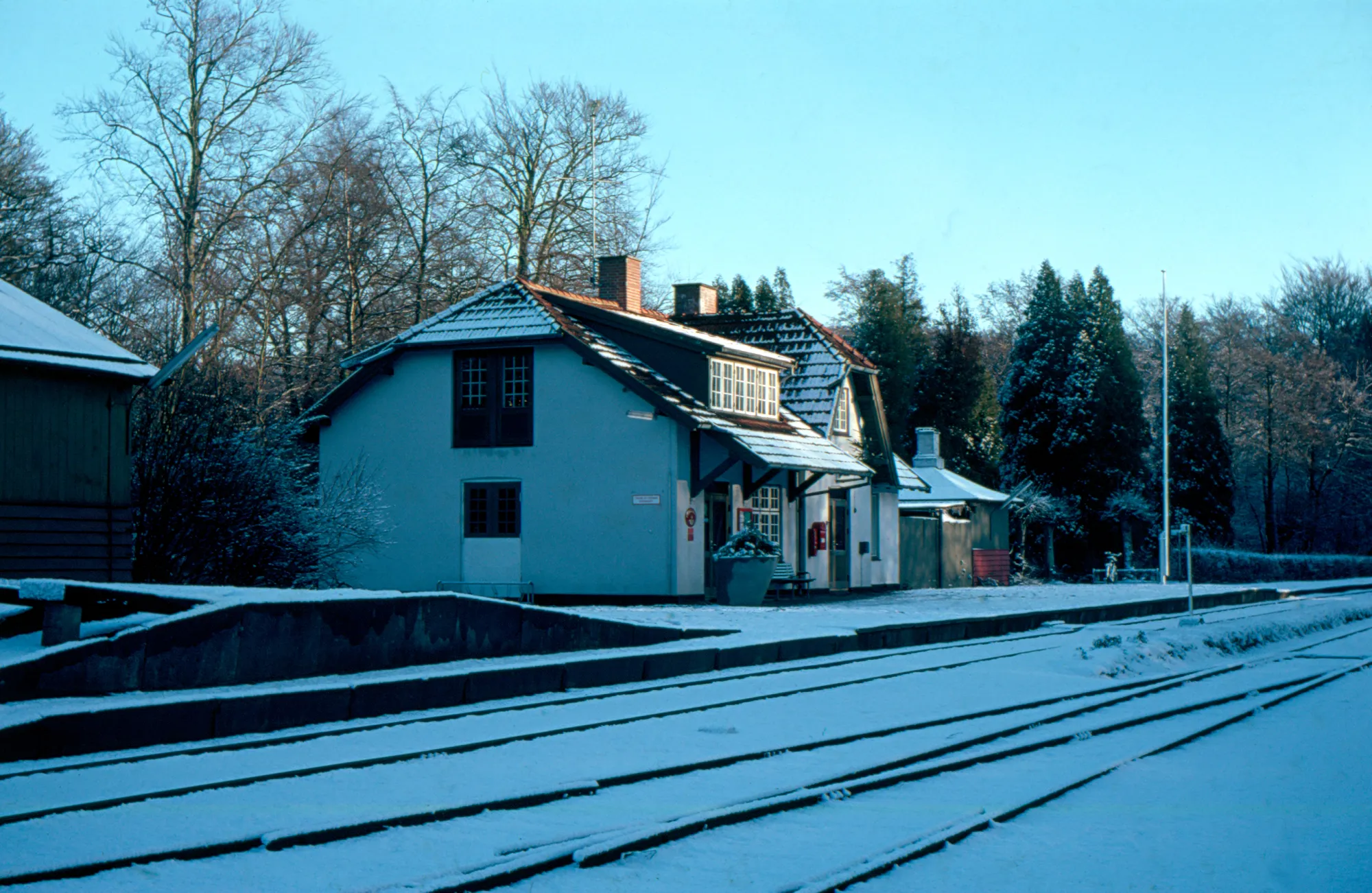 Billede af Hellebæk Station. Billede af Hellebæk Station.