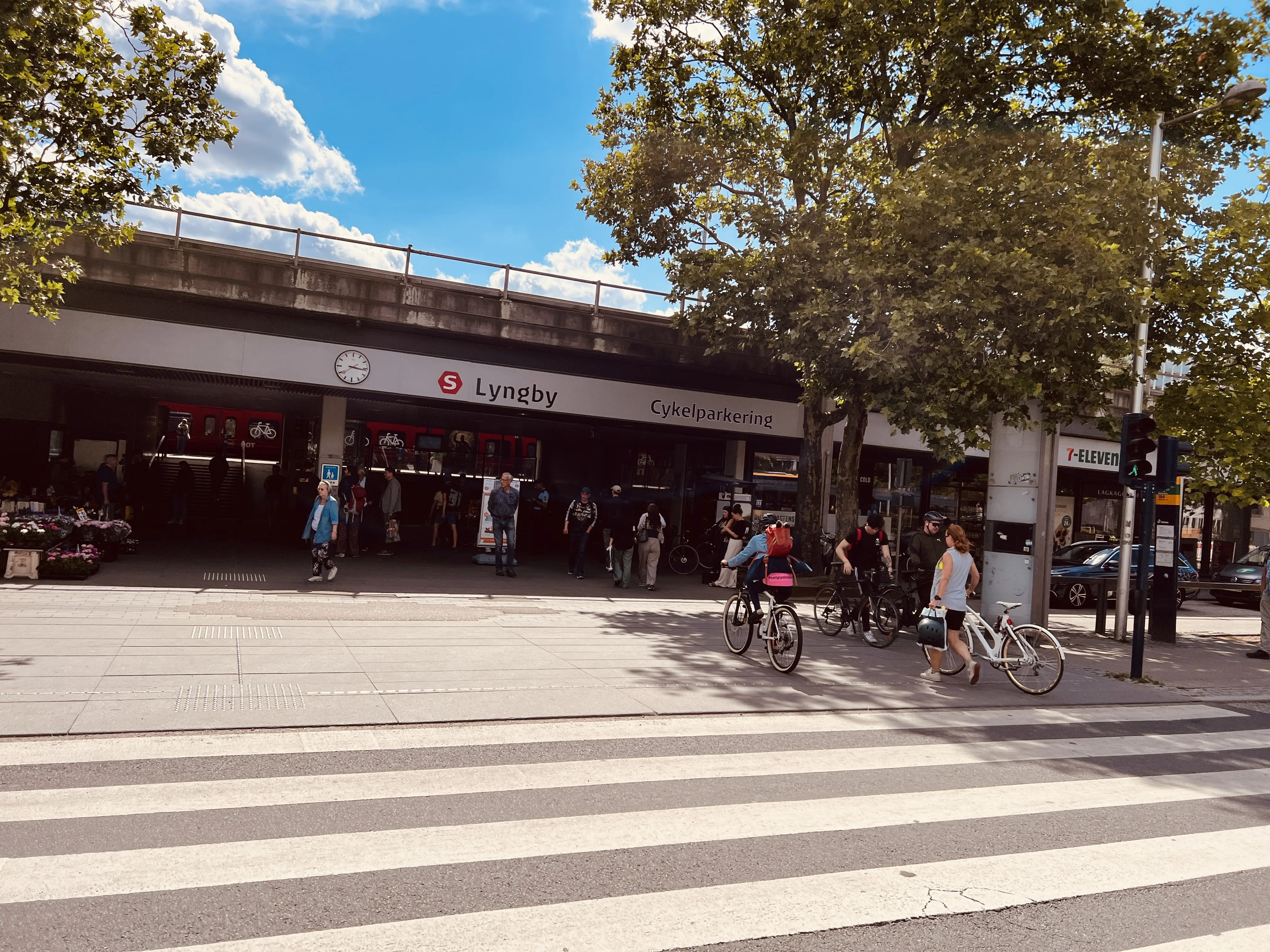 Billede af Lyngby Station.