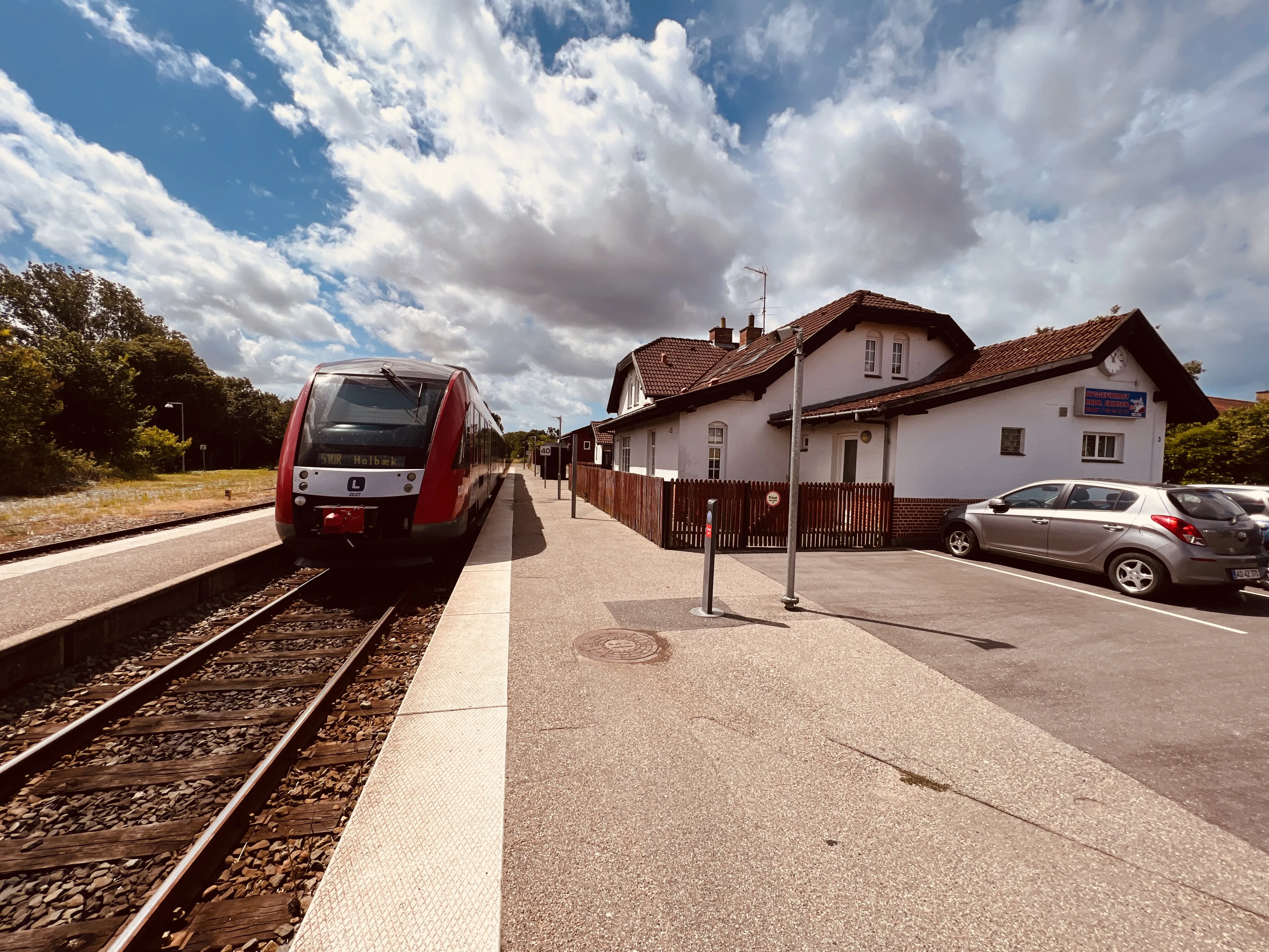 Billede af LT 2027-2127, tidligere VL 2027-2127 fotograferet ud for Højby (Sjælland) Station. Billede af LT 2027-2127, tidligere VL 2027-2127 fotograferet ud for Højby (Sjælland) Station.
