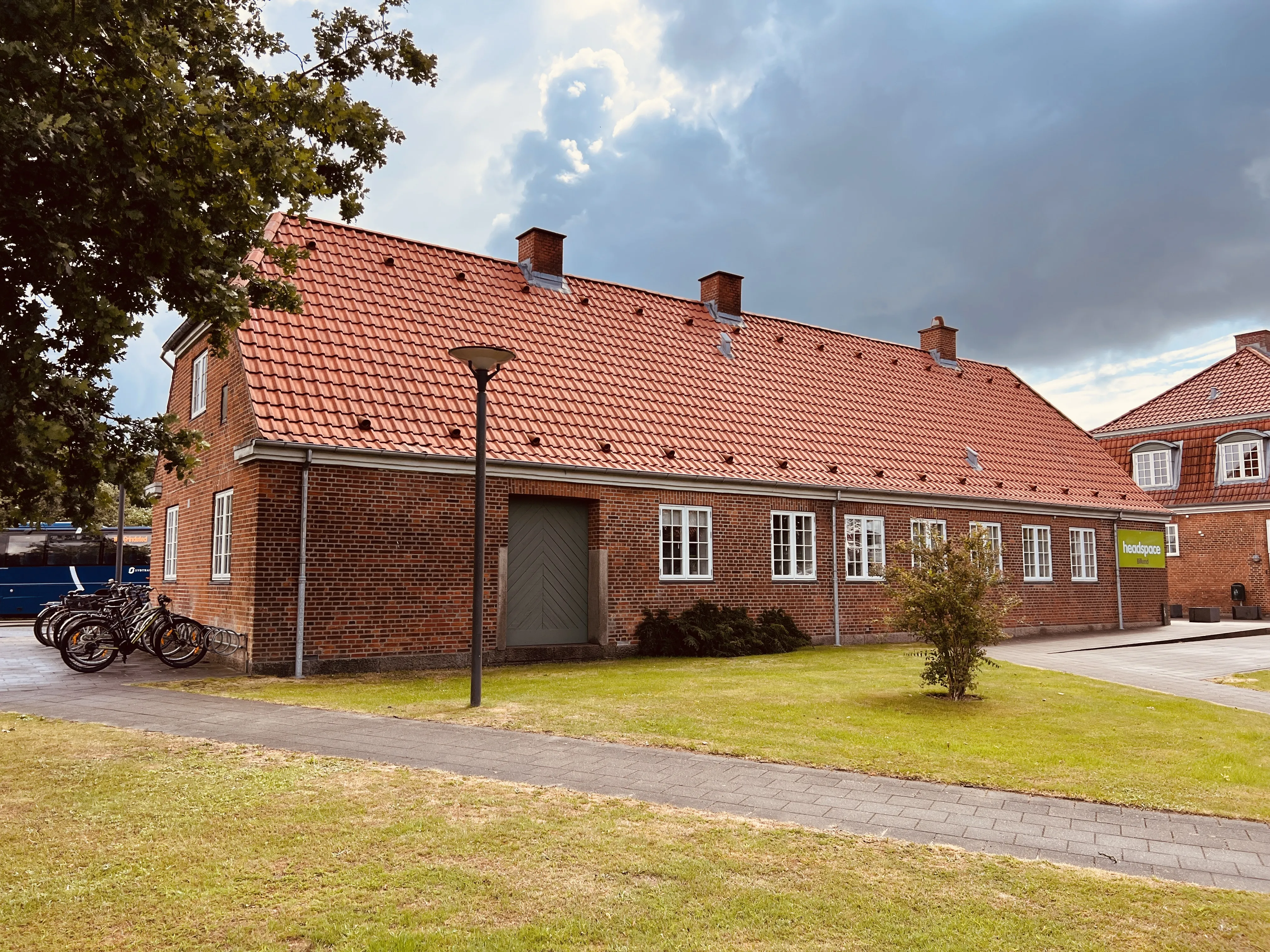 Billede af Grindsted Stations varehus. Billede af Grindsted Stations varehus.