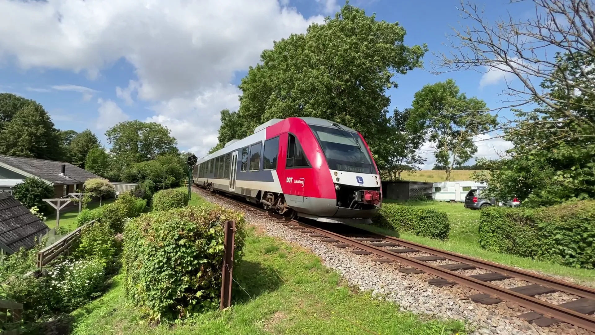 Billede af LT 2030-2130, tidligere VL 2030-2130 fotograferet ud for Løve Station.