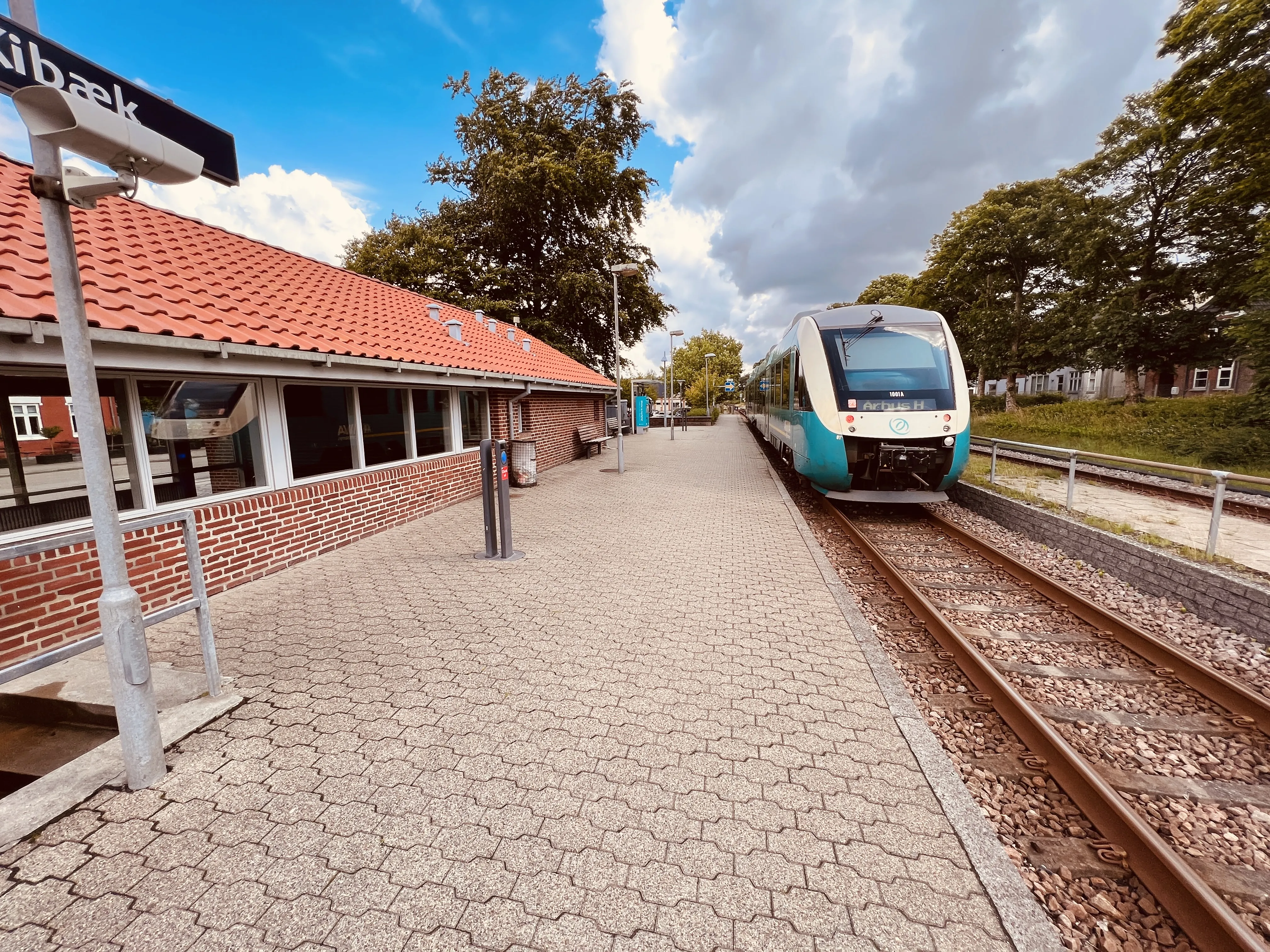 Billede af ARRIVA AR 1001 fotograferet ud for Kibæk Trinbræt. Billede af ARRIVA AR 1001 fotograferet ud for Kibæk Trinbræt.
