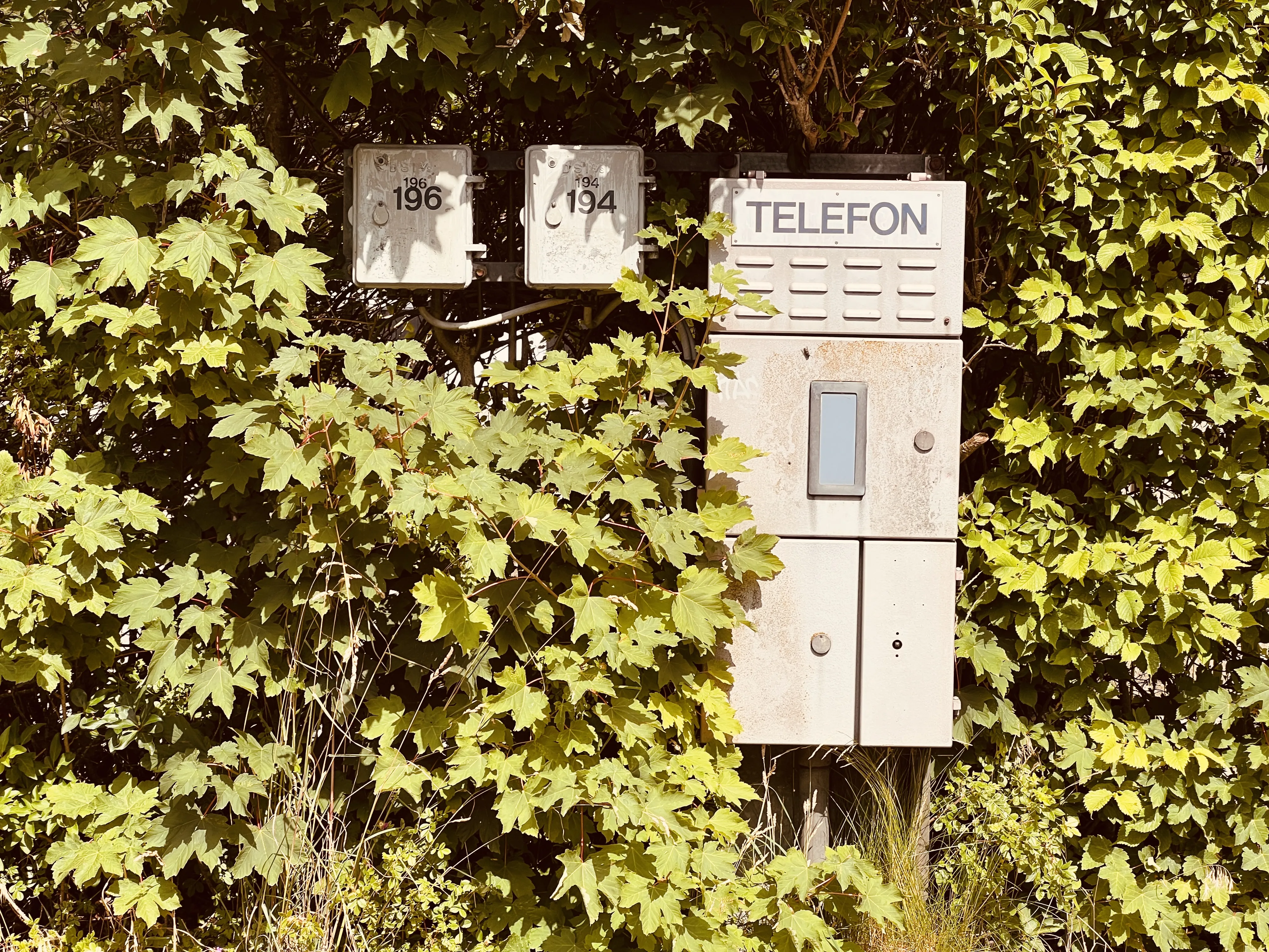 Billede af den gamle telefon ved Kibæk Trinbræt. Billede af den gamle telefon ved Kibæk Trinbræt.